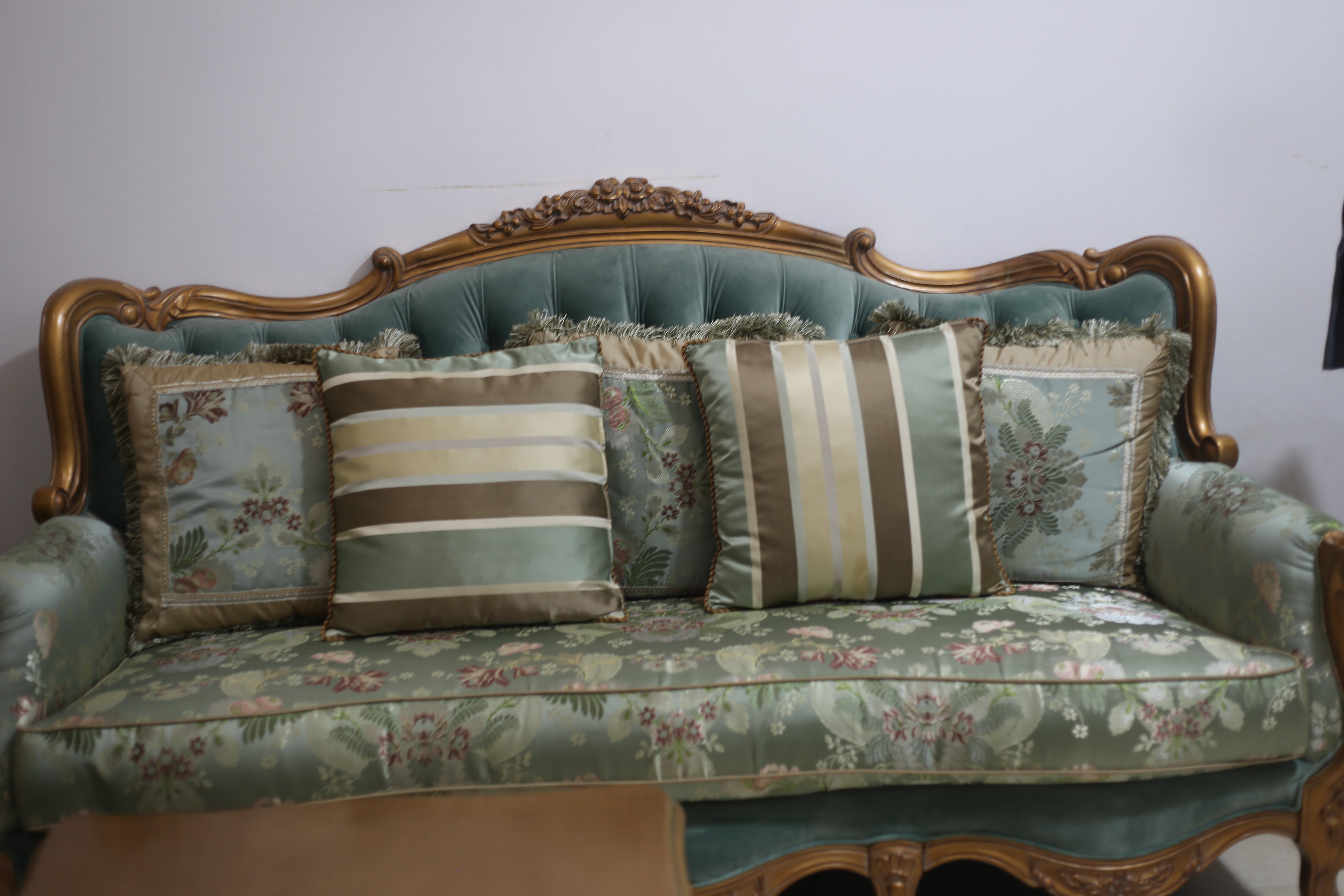 Luxury Classic Sofa Set with Tables - Image 7