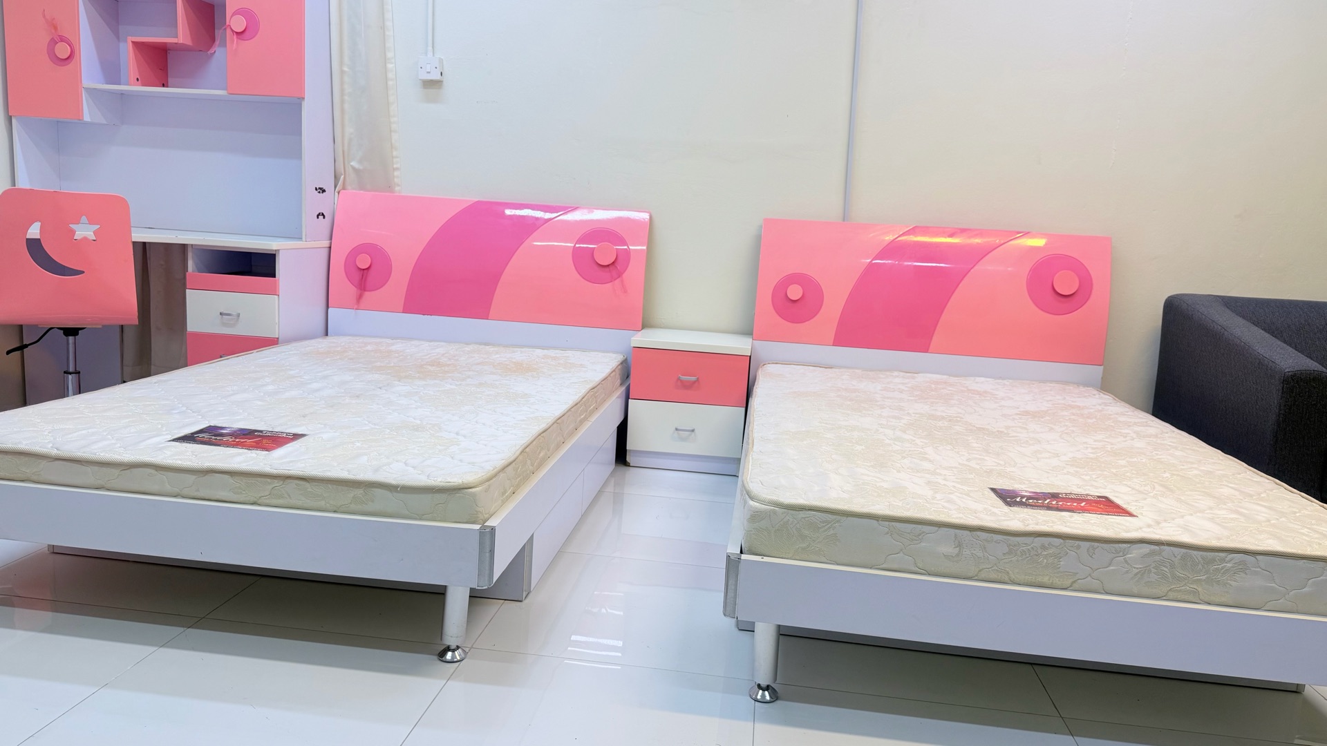 2 bed with mattresses  - Image 3