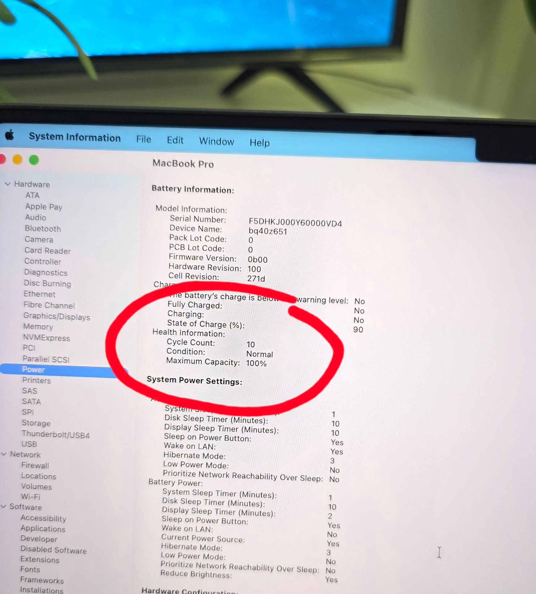 14" Macbook Pro M5 24/1TB Black  - Image 4