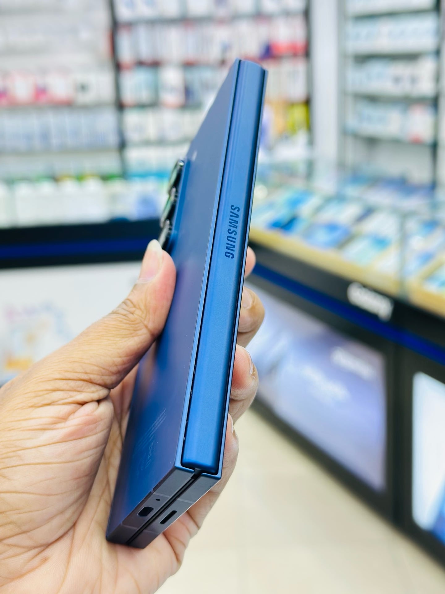Samsung Galaxy Z Fold-6 - Image 4