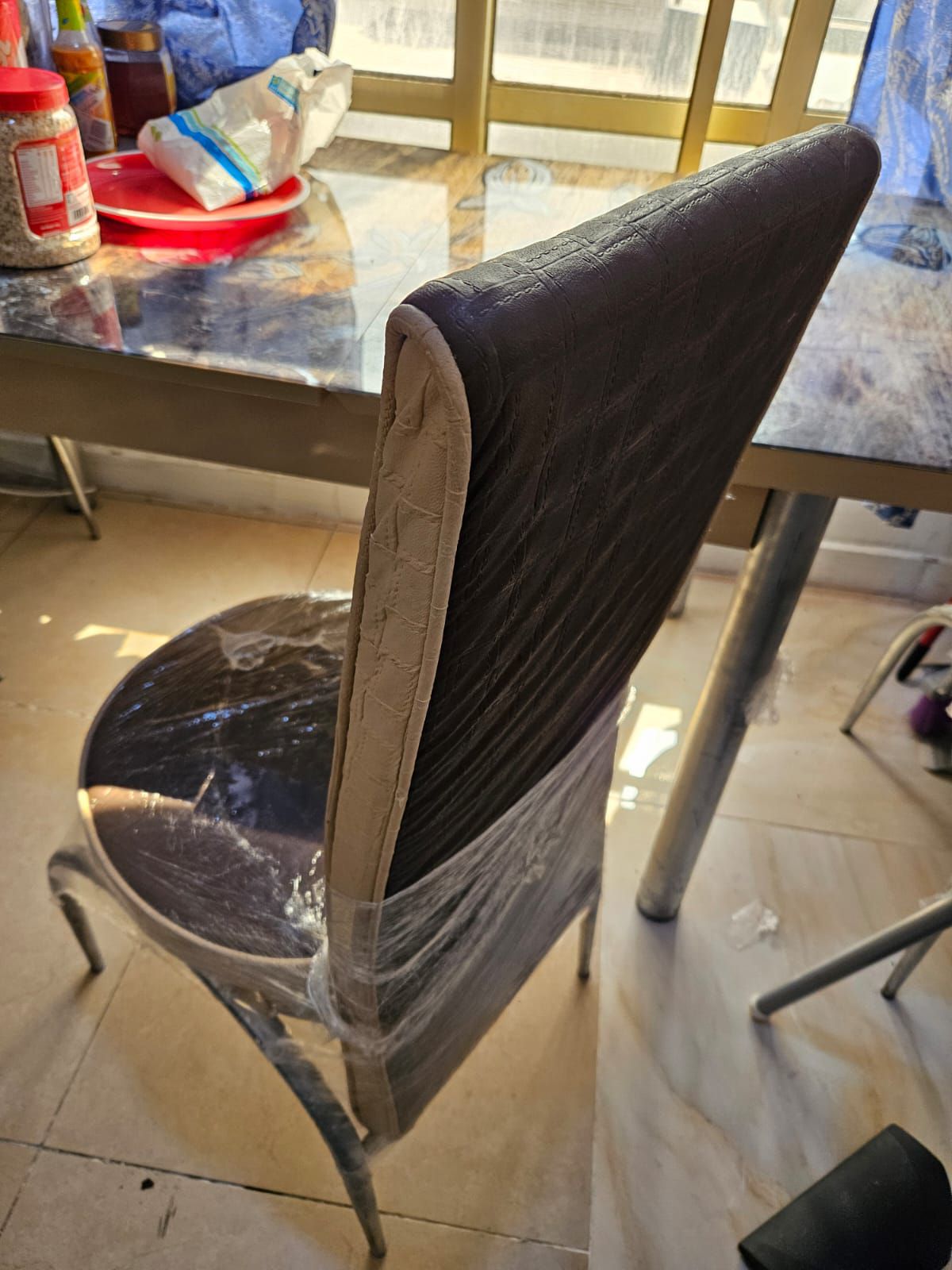 Extendable dining table with 4 chairs - Image 3