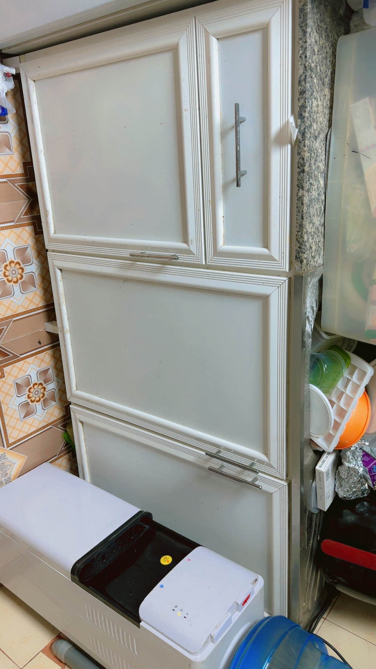 Kitchen cabinets  - Image 3