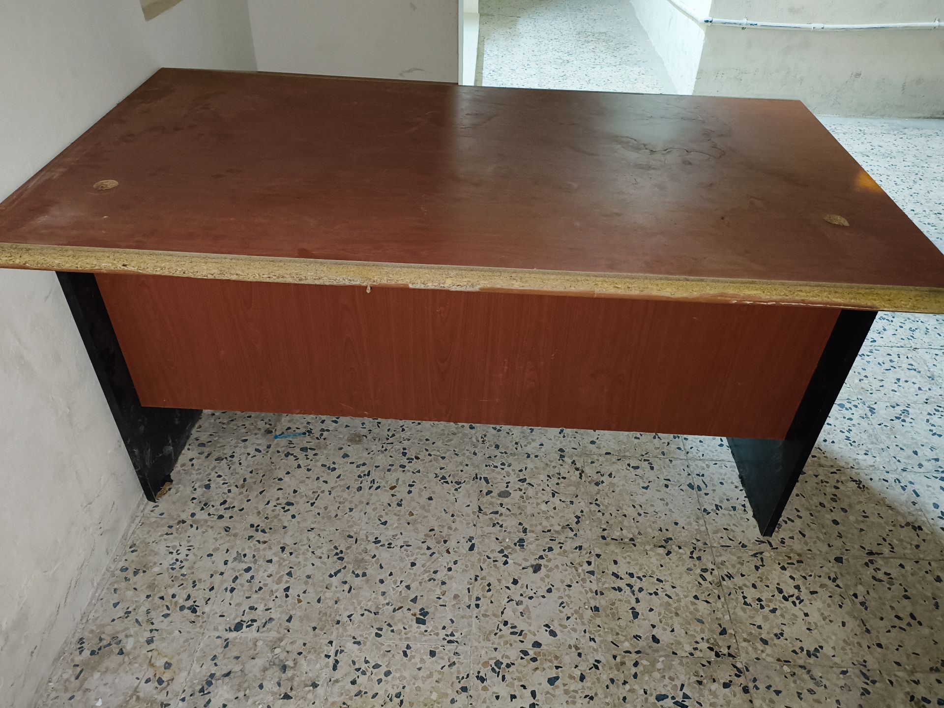 computer table  - Image 4