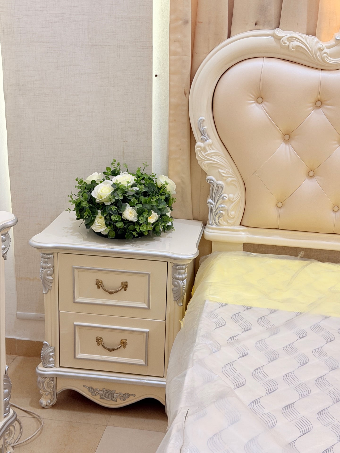 Luxury Full Bedroom set king size for sale price Negotiable  - Image 6