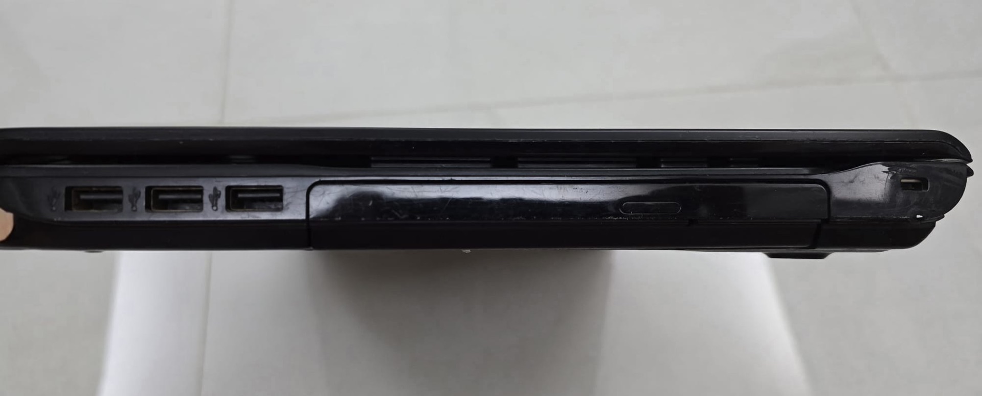 sony Vaio laptop - Image 2