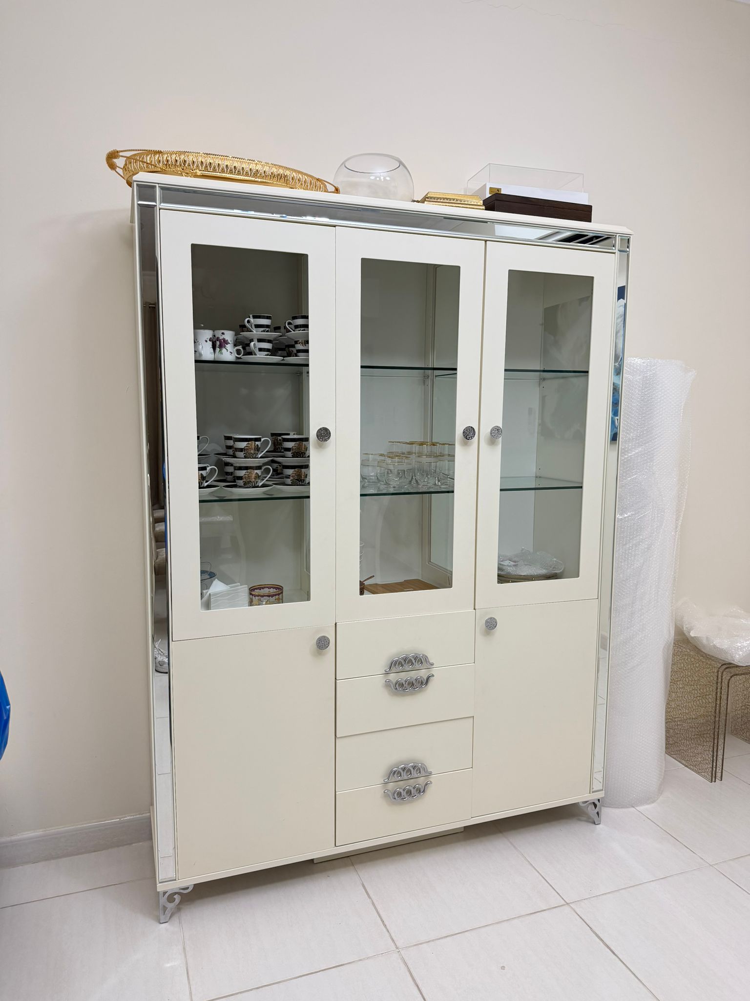 Dinning Table for Sale - Image 3