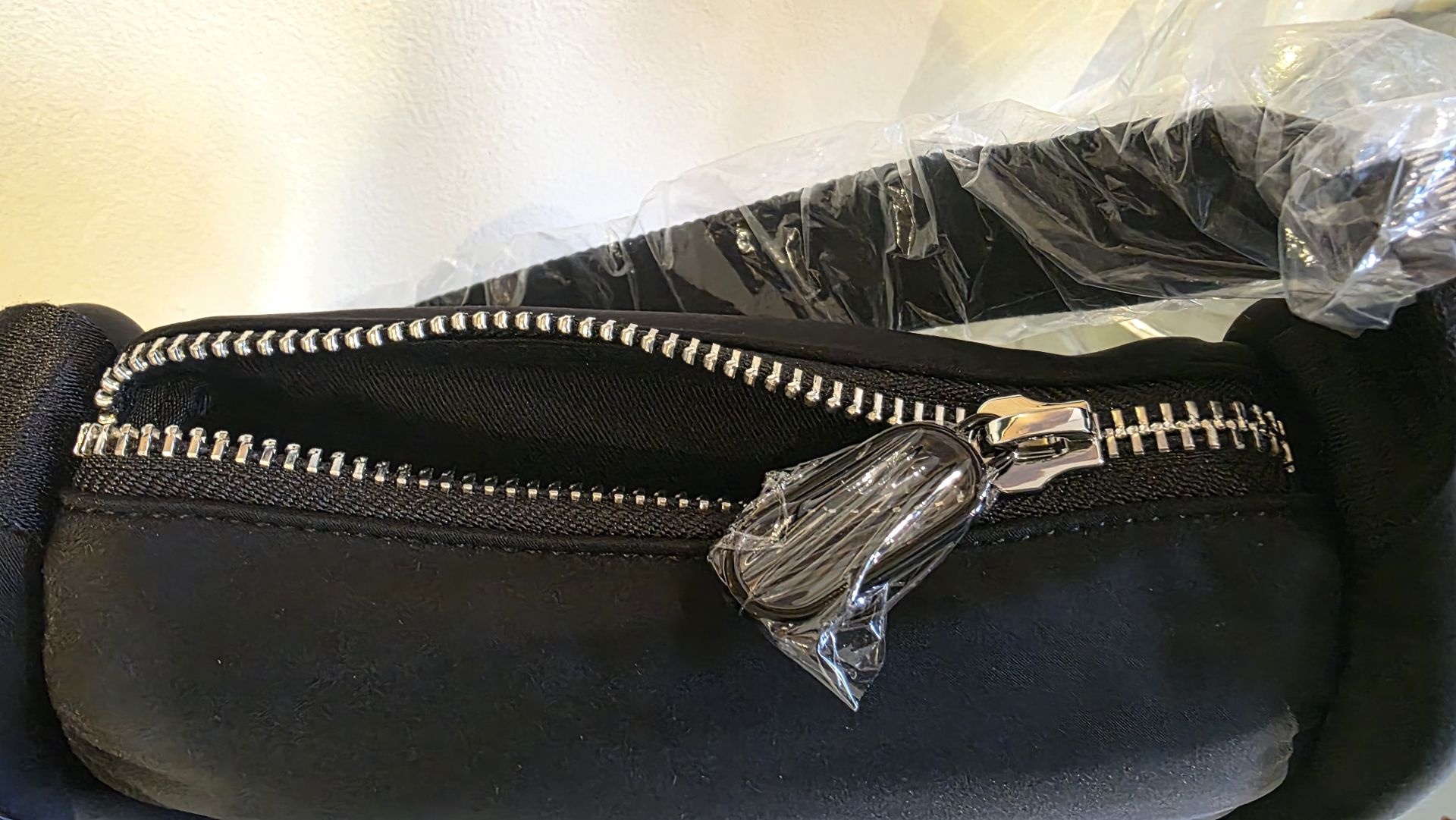 Brand new Karl Legerfeld shoulder bag - Image 5