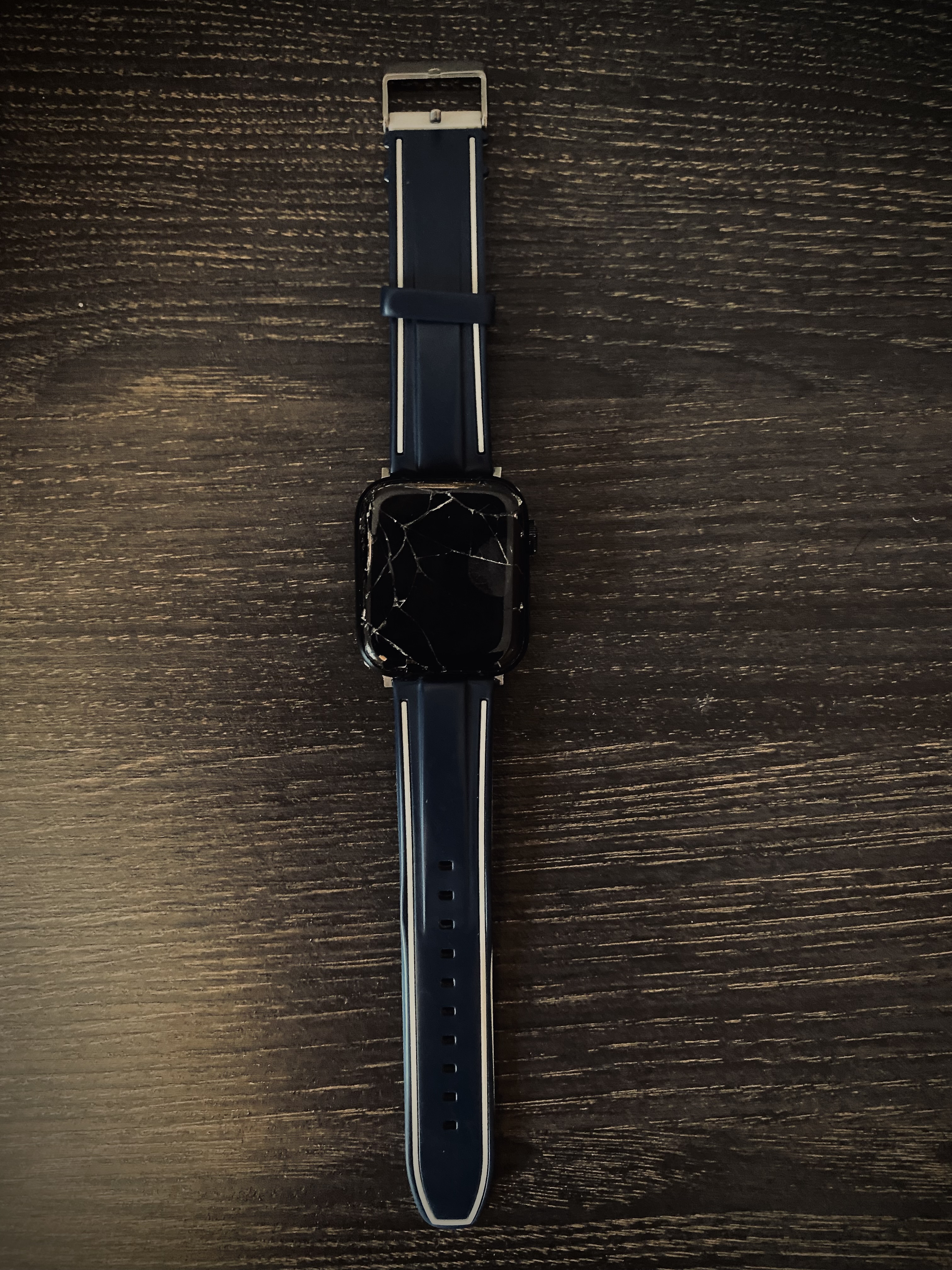 Apple Watch SE 2nd Gen GPS + Cellular FOR SALE (Cracked Screen) - Image 6