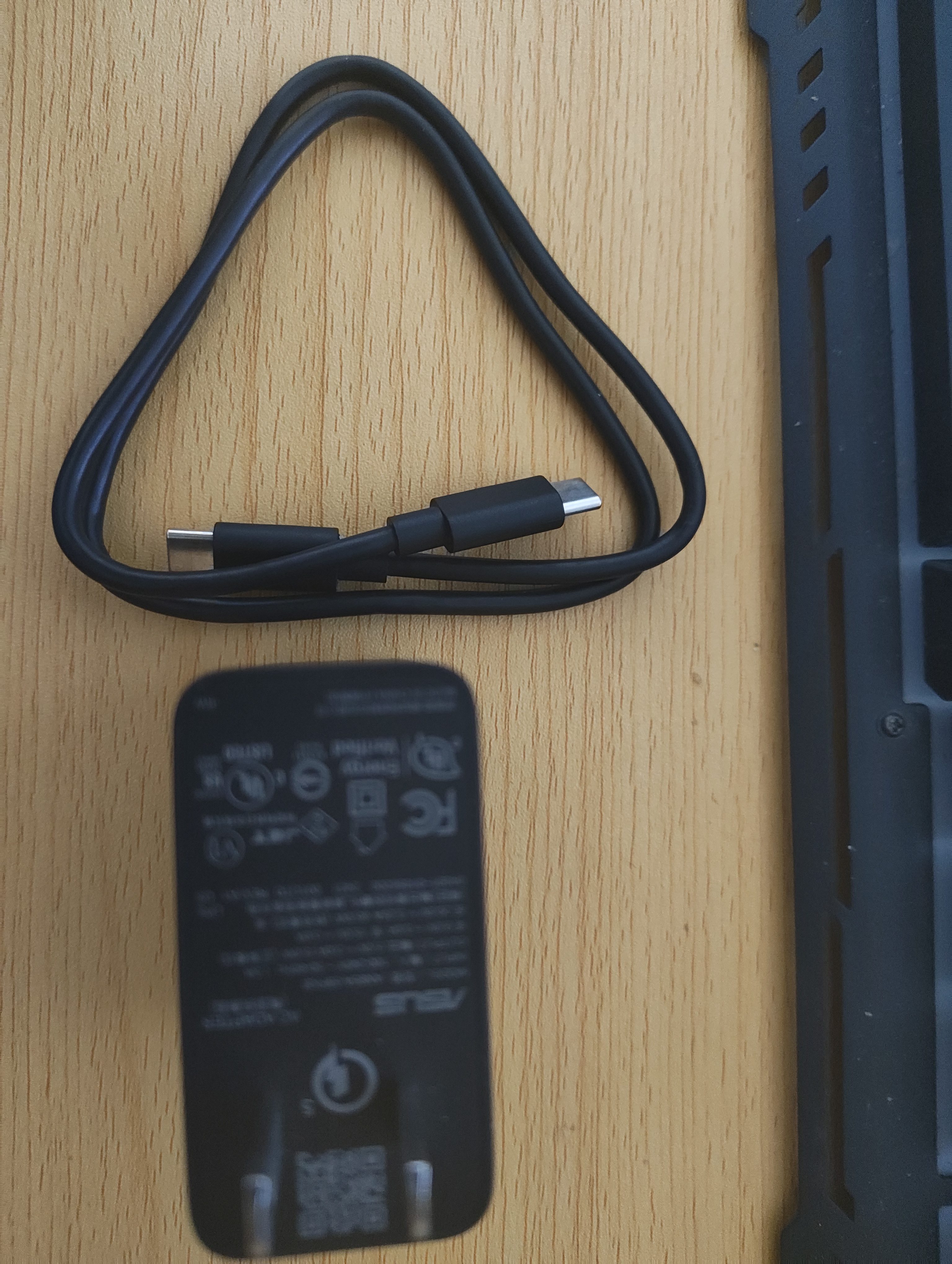 Asus Rog mobile phone charger - Image 3