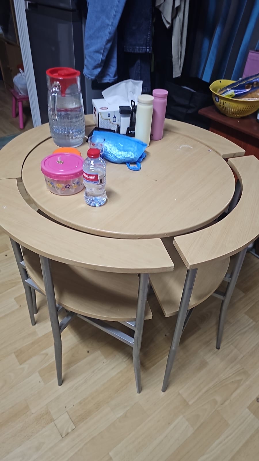 Dinning table - Image 1