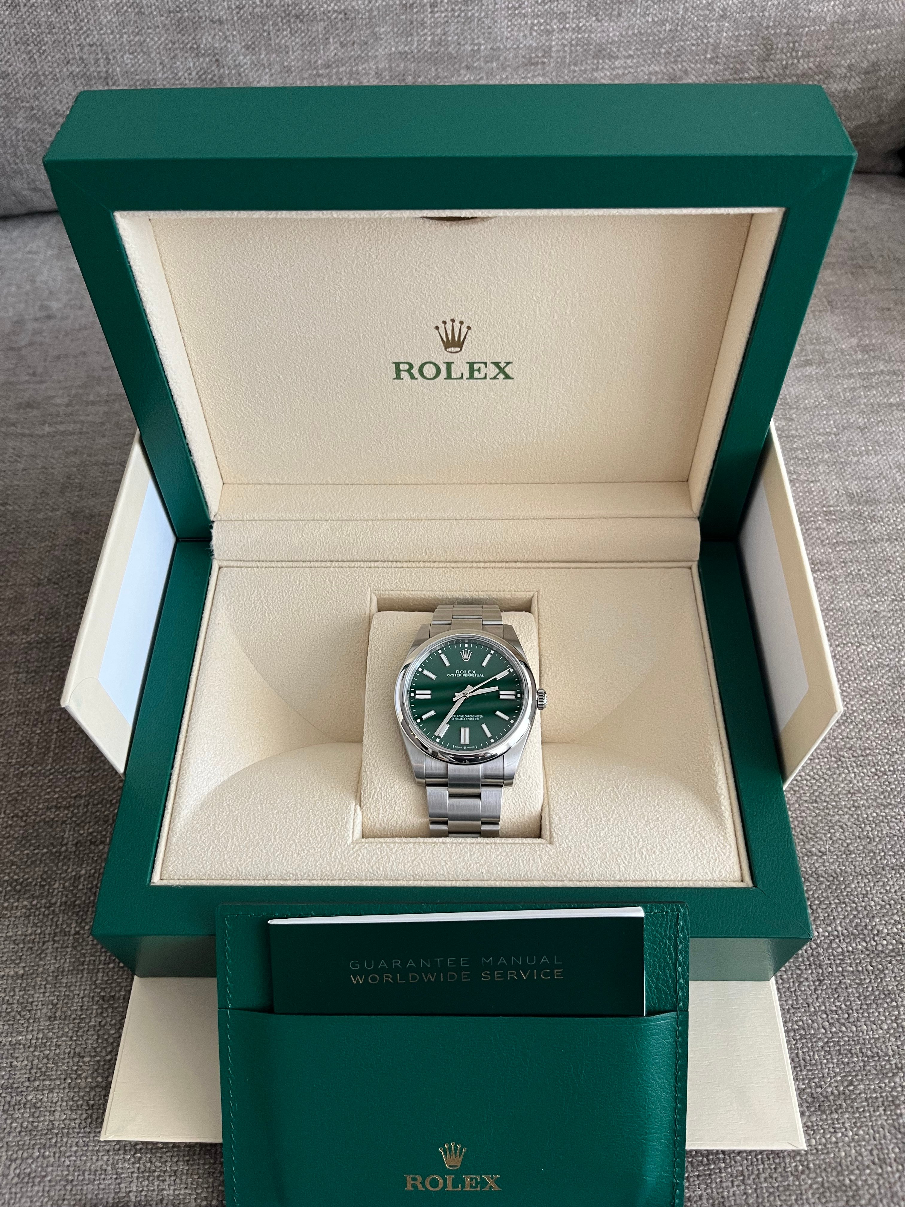 Rolex Oyster Perpetual 41mm Green (Full Set with Original receipt) - Image 2