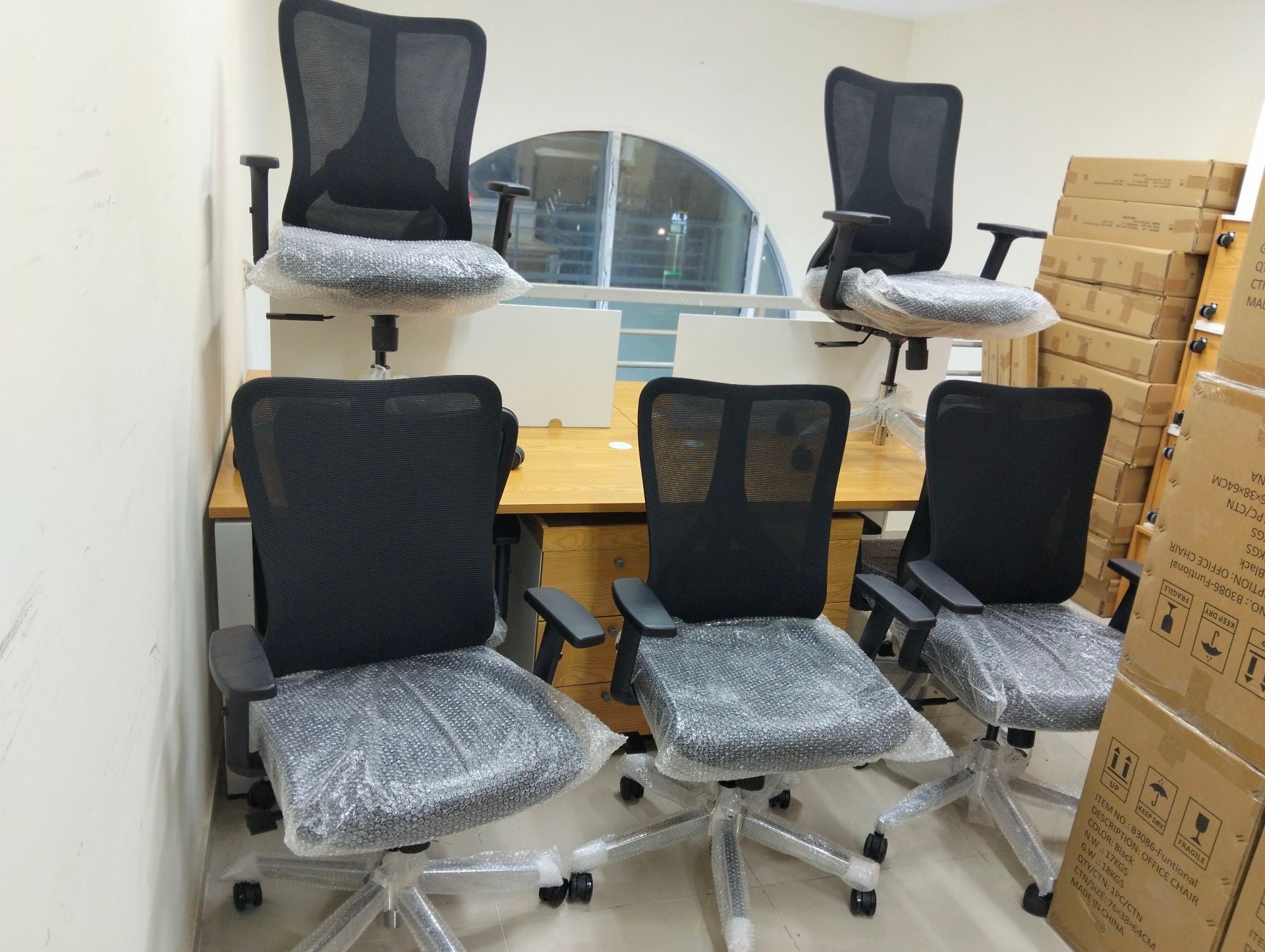 Harman miller classic aeron chair fully loaded aluminium body available for sale - Image 6