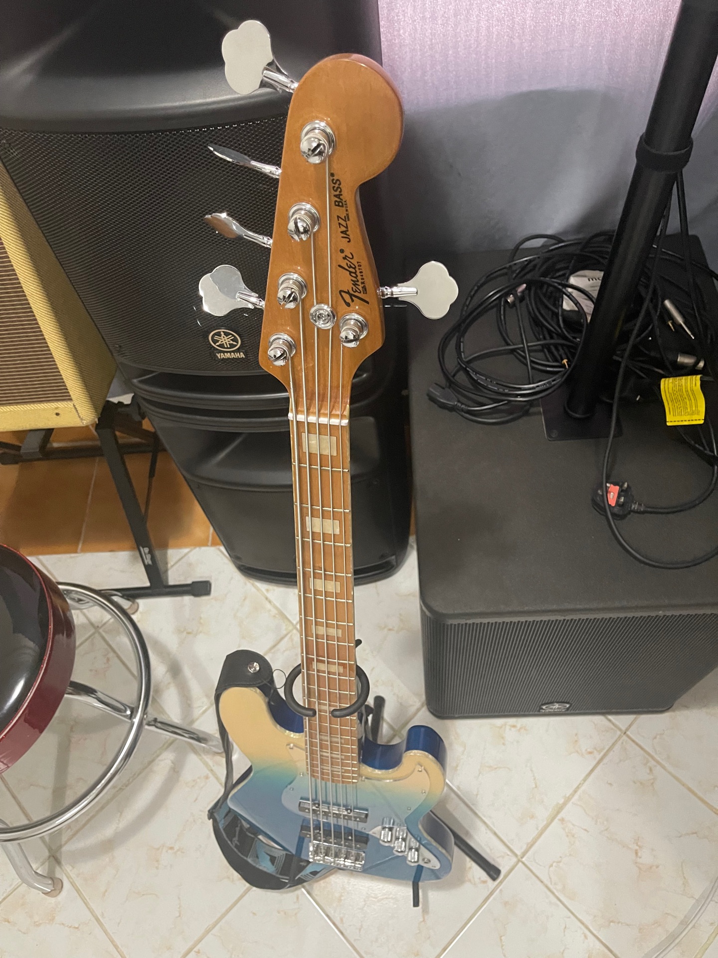 قيثارة باس جاز من نوع Fender 5 أوتار مصنوعة في الولايات المتحدة - Image 9