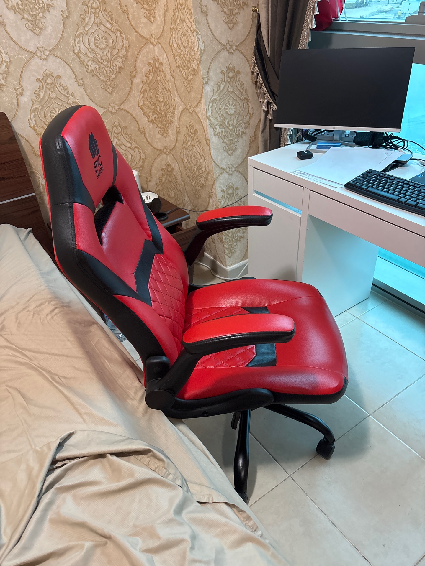 Desk and chair - Image 2