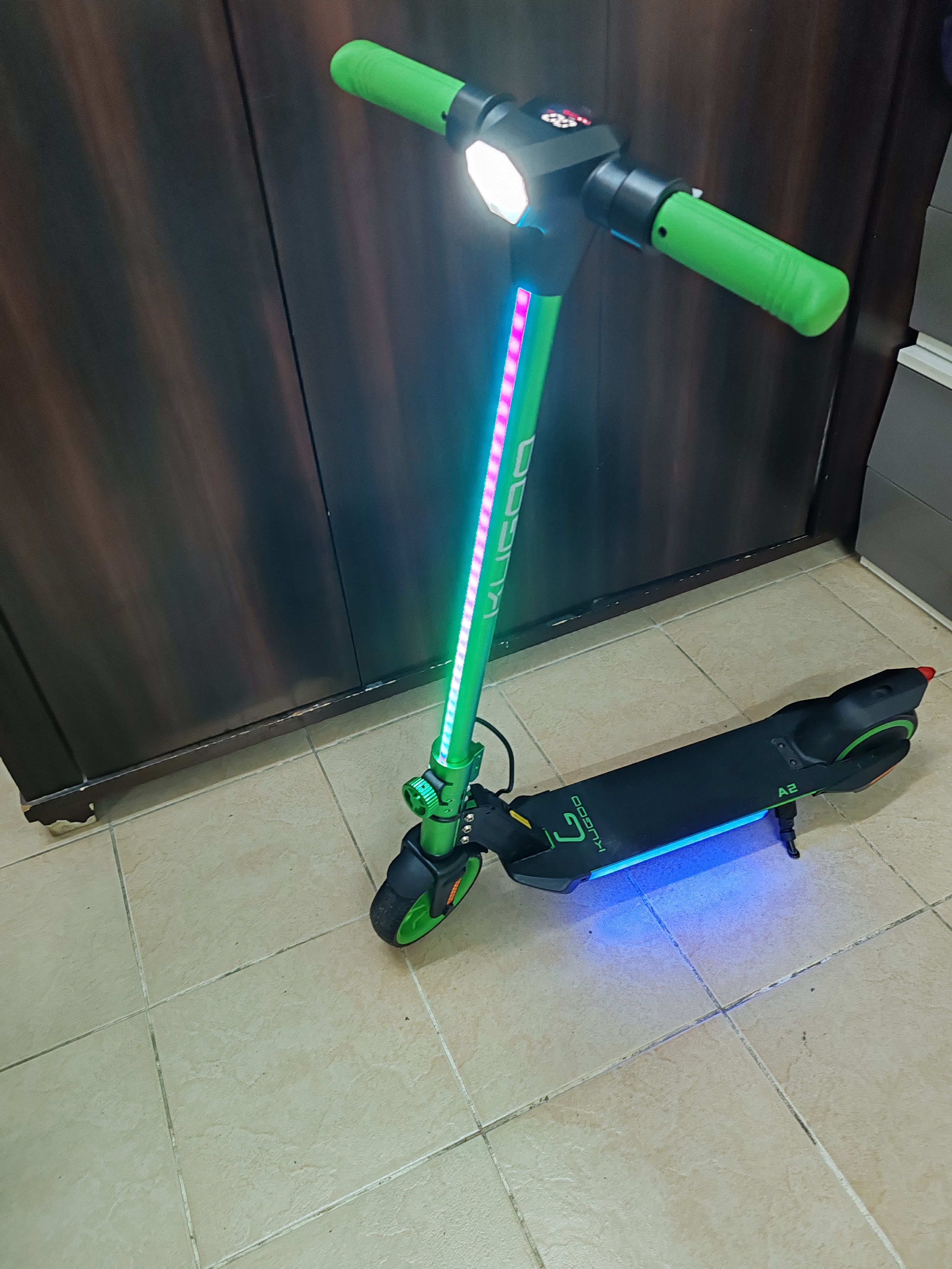 سكوتر كهربائي Kugoo E-Scooter A2 جديد للبيع - Image 4