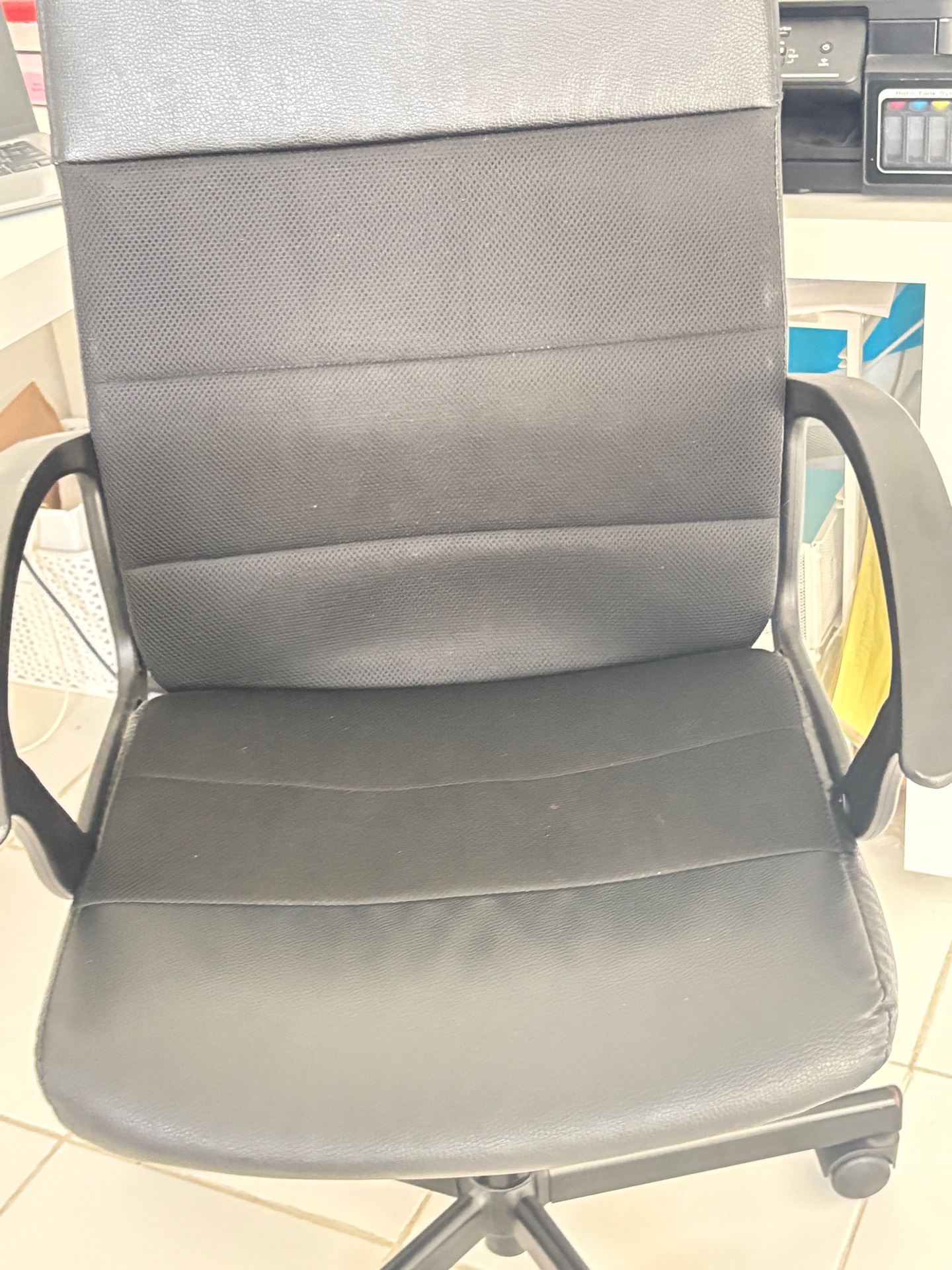 Comfortable chair  - Image 2