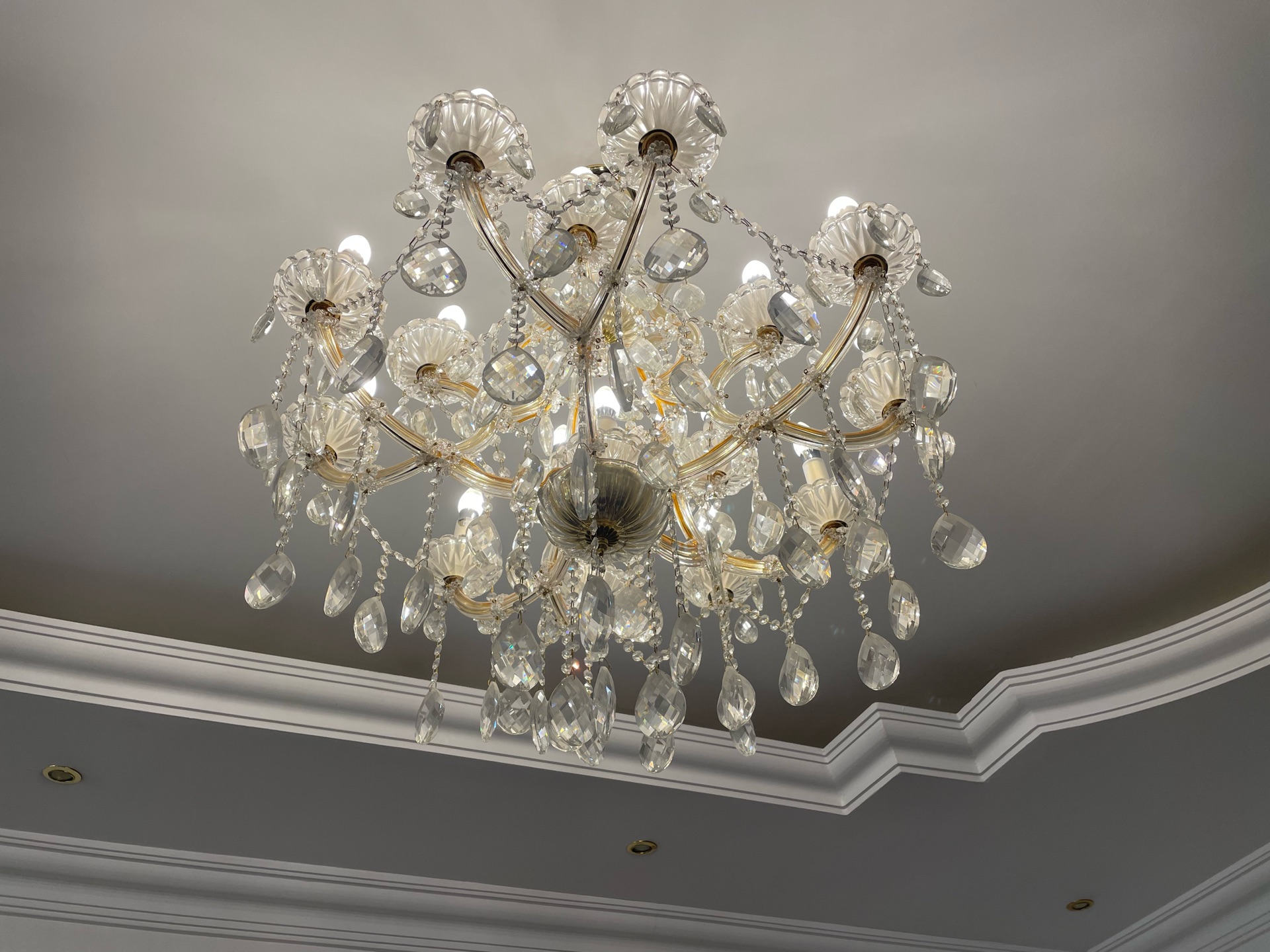 Elegant chandelier - Image 2