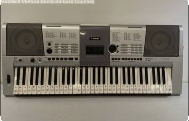 Yamaha PSR-E403 - Portable Keyboard & Synthesiser - 61 Touch Sensitive - Image 4