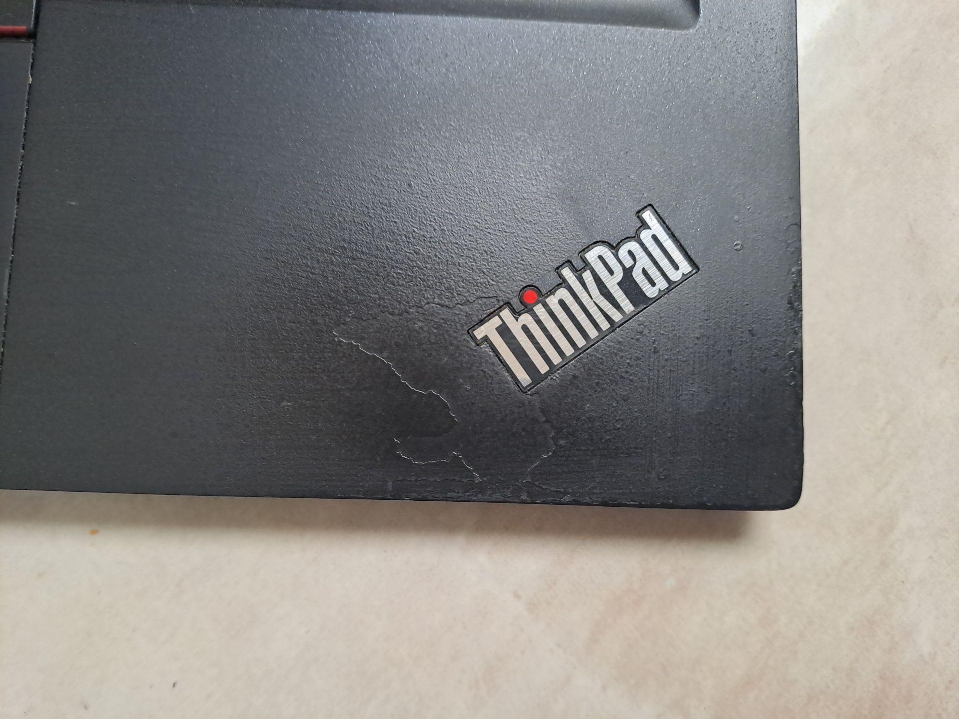 Lenovo ThinkPad T490s  - Image 7
