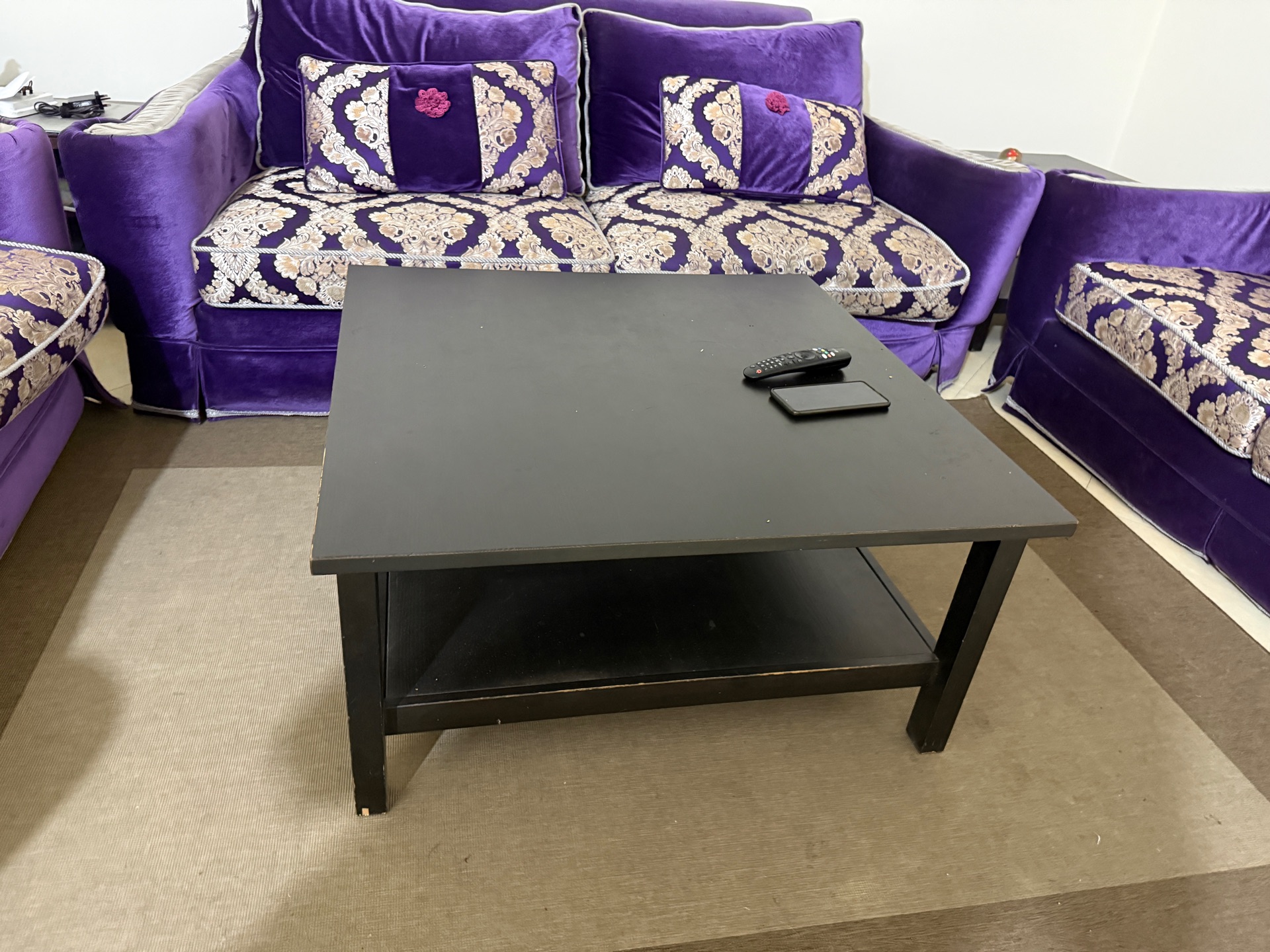Sofa with centre table and side table - Image 1