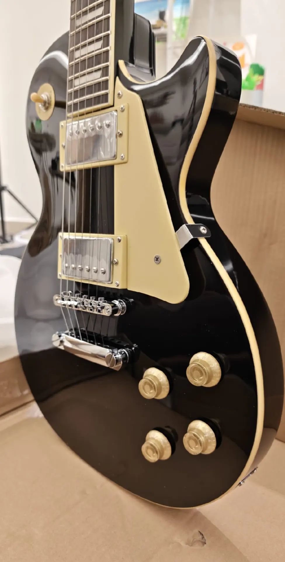 LesPaul Style Electric Guitar - Image 1