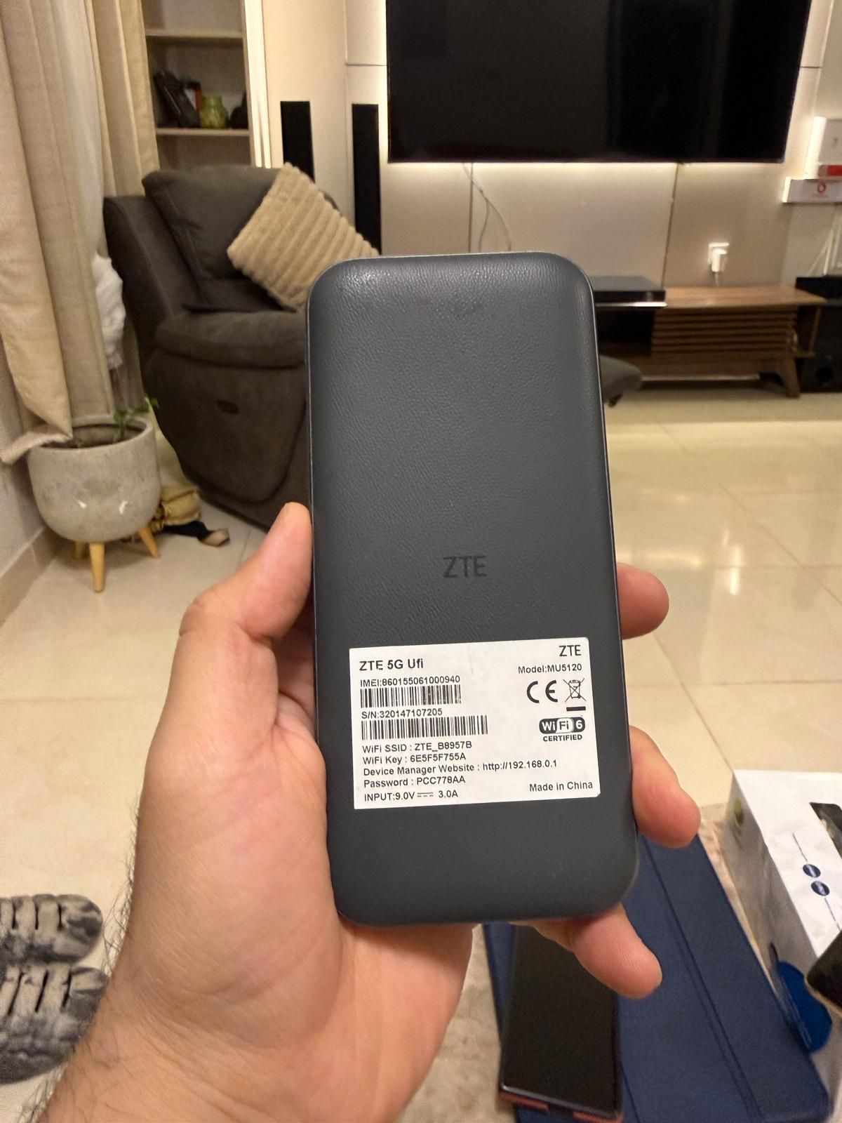 ZTE MU5120 5G Portable Router - Image 10
