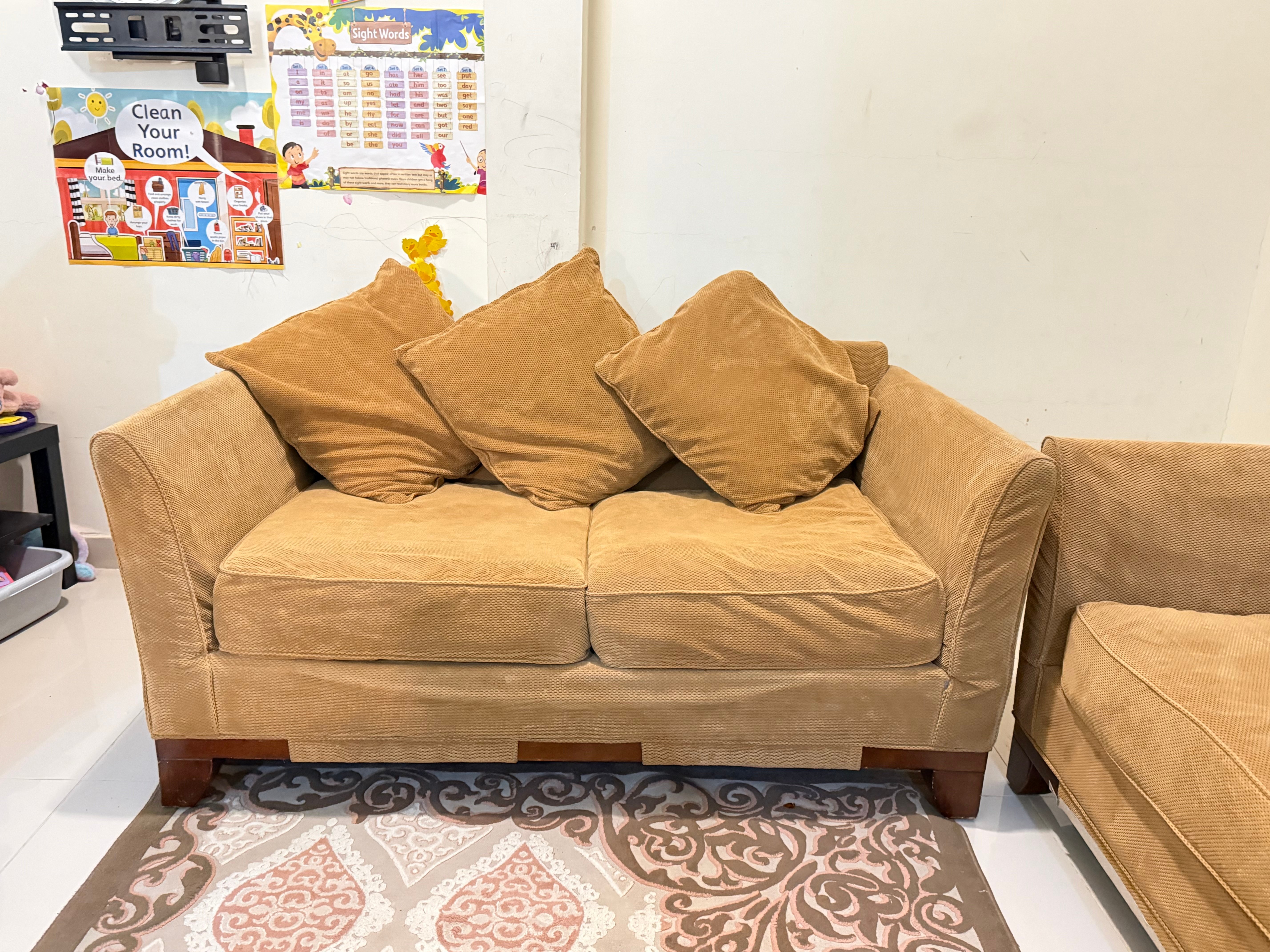 WELL MAINTAINED ..10 SEATER SOFA SET 6+3+3  - Image 4