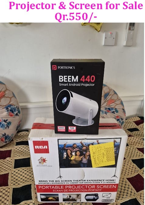 Projector & Screen - Image 1
