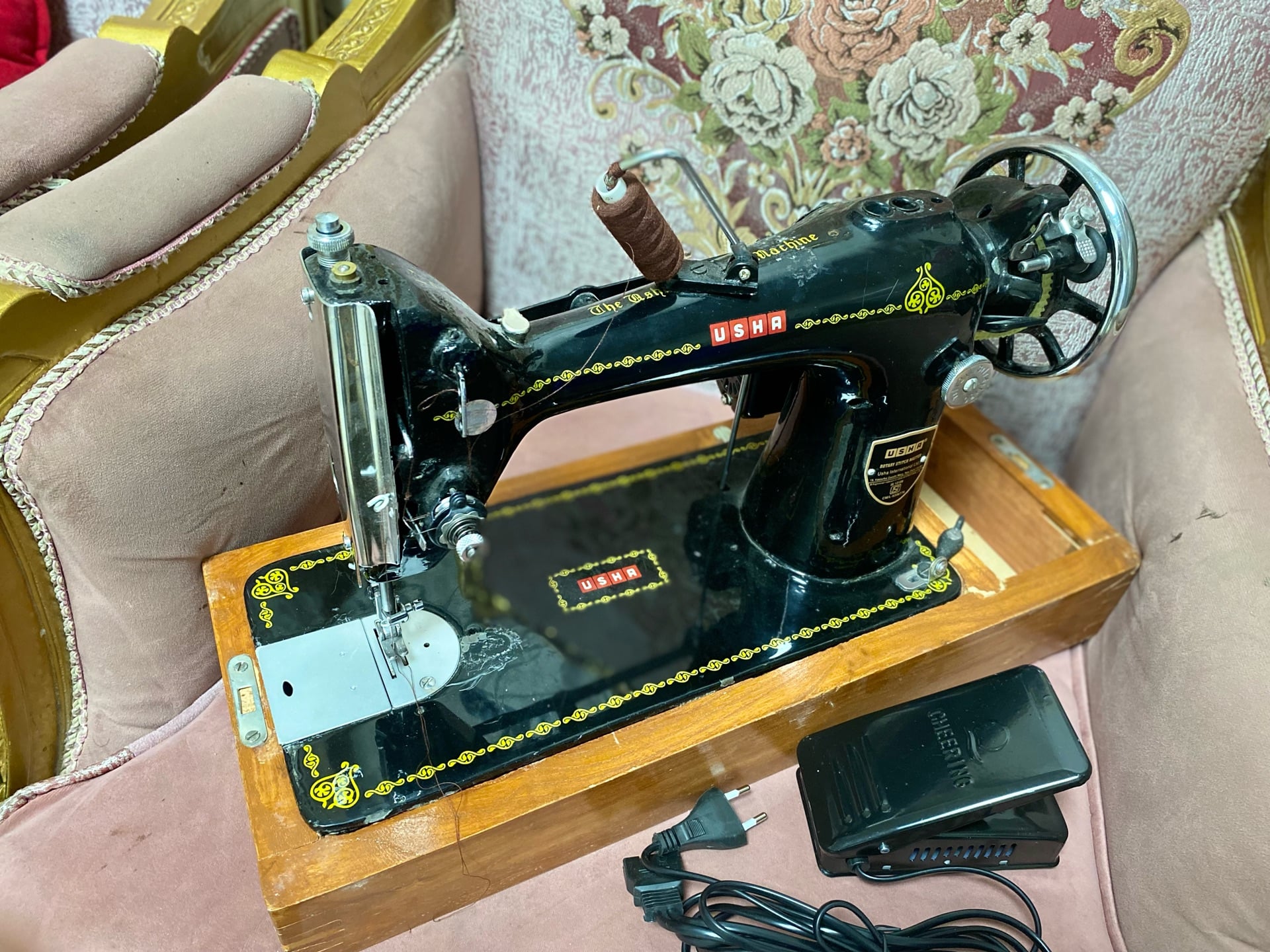 Usha heavy duty Sewing machine for sale - Image 3