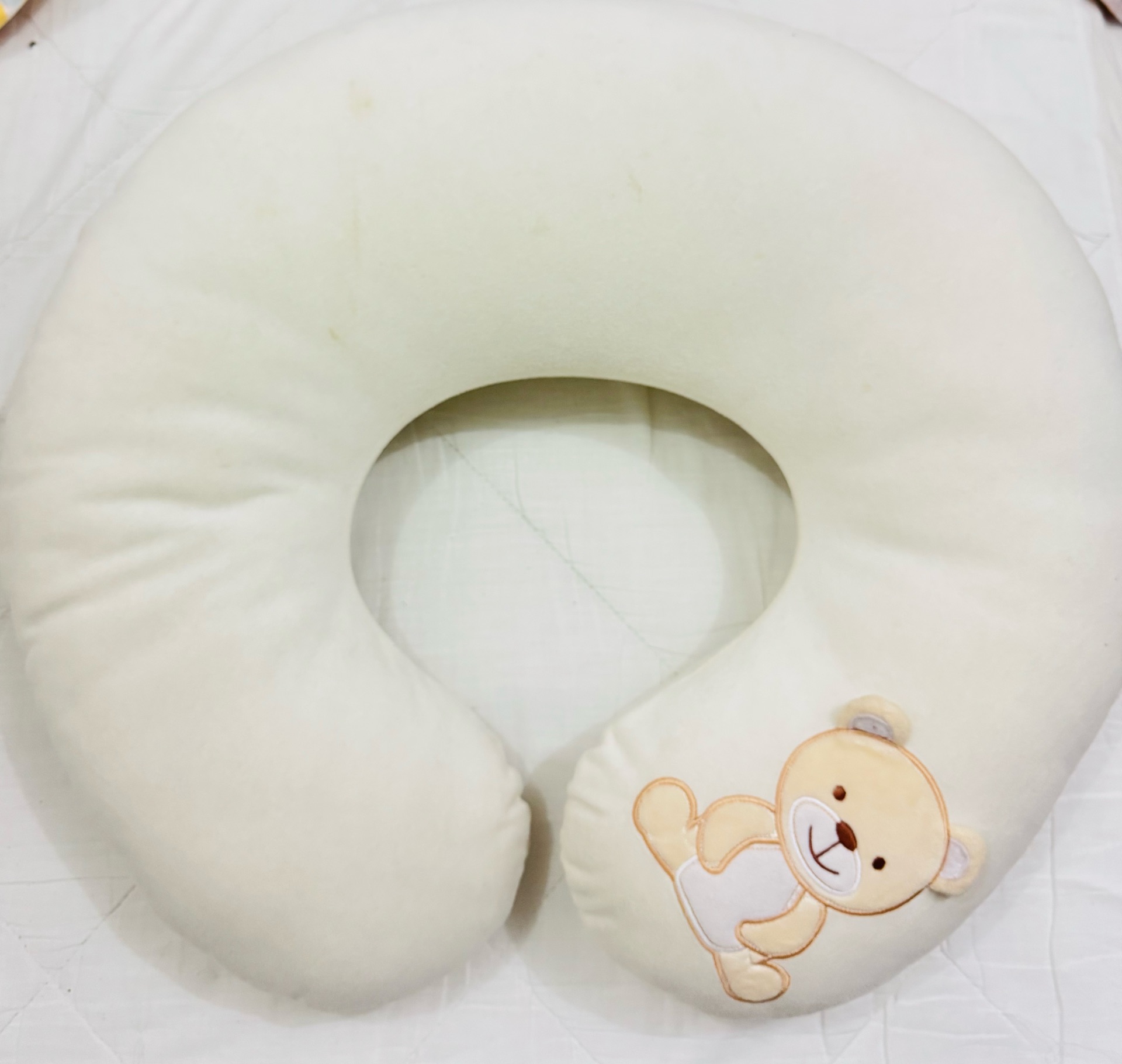 Baby feeding pillow and Baby feeding cover. - Image 3