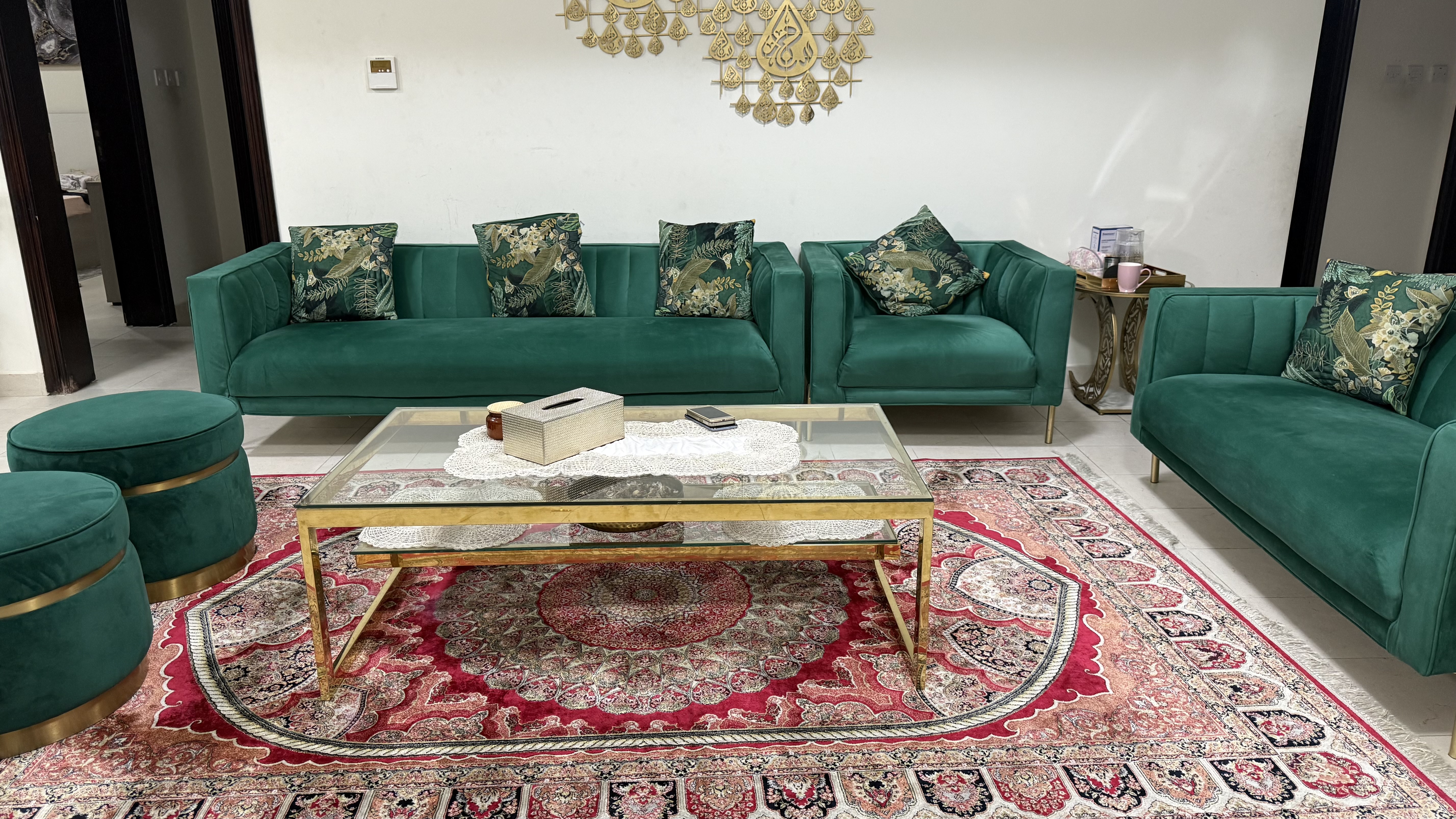 Sofa set 6+2 with center table in mint condition  - Image 2