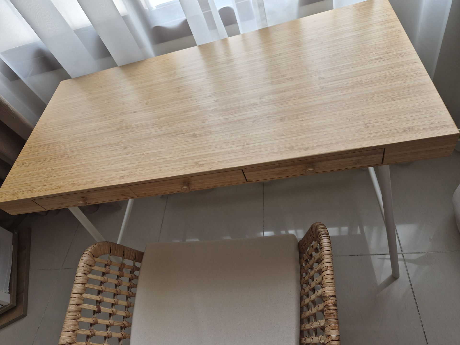 Study desk and chair in like-new condition - Image 1