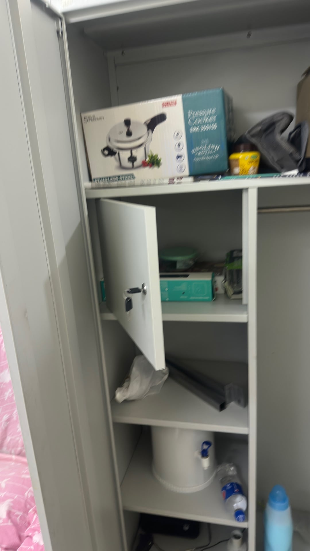 Urgent sales - Steel cupboard  - Image 4