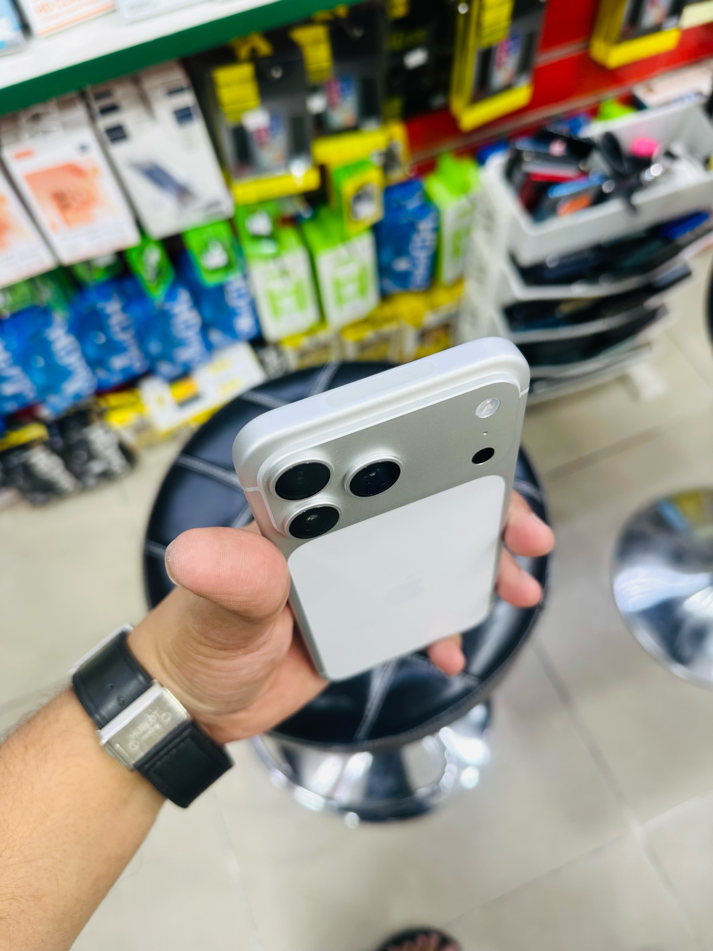 Used iphone 17 pro max 256 - Image 6