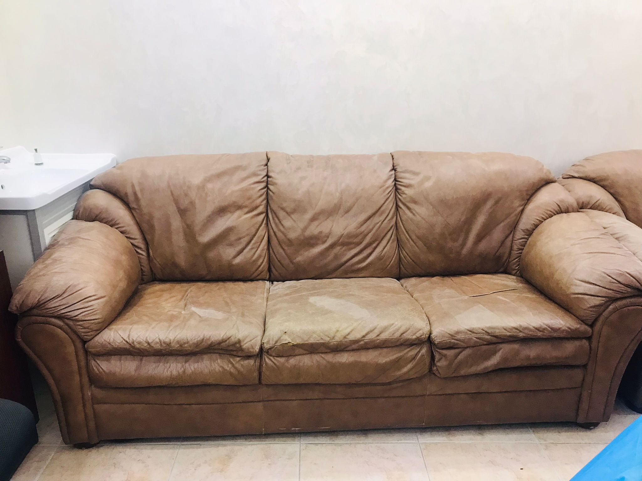 Leather sofa  - Image 2