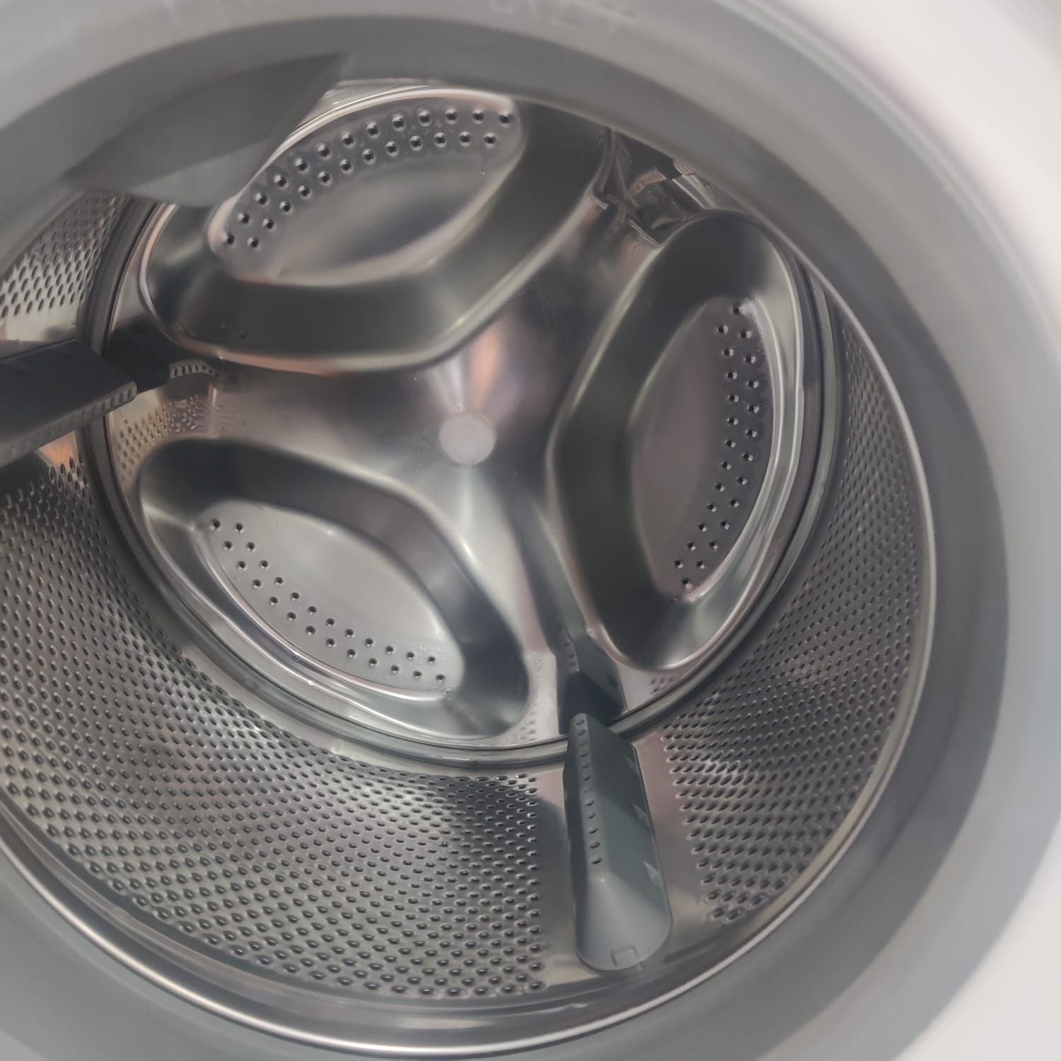 Whirlpool  washing machine  - Image 4