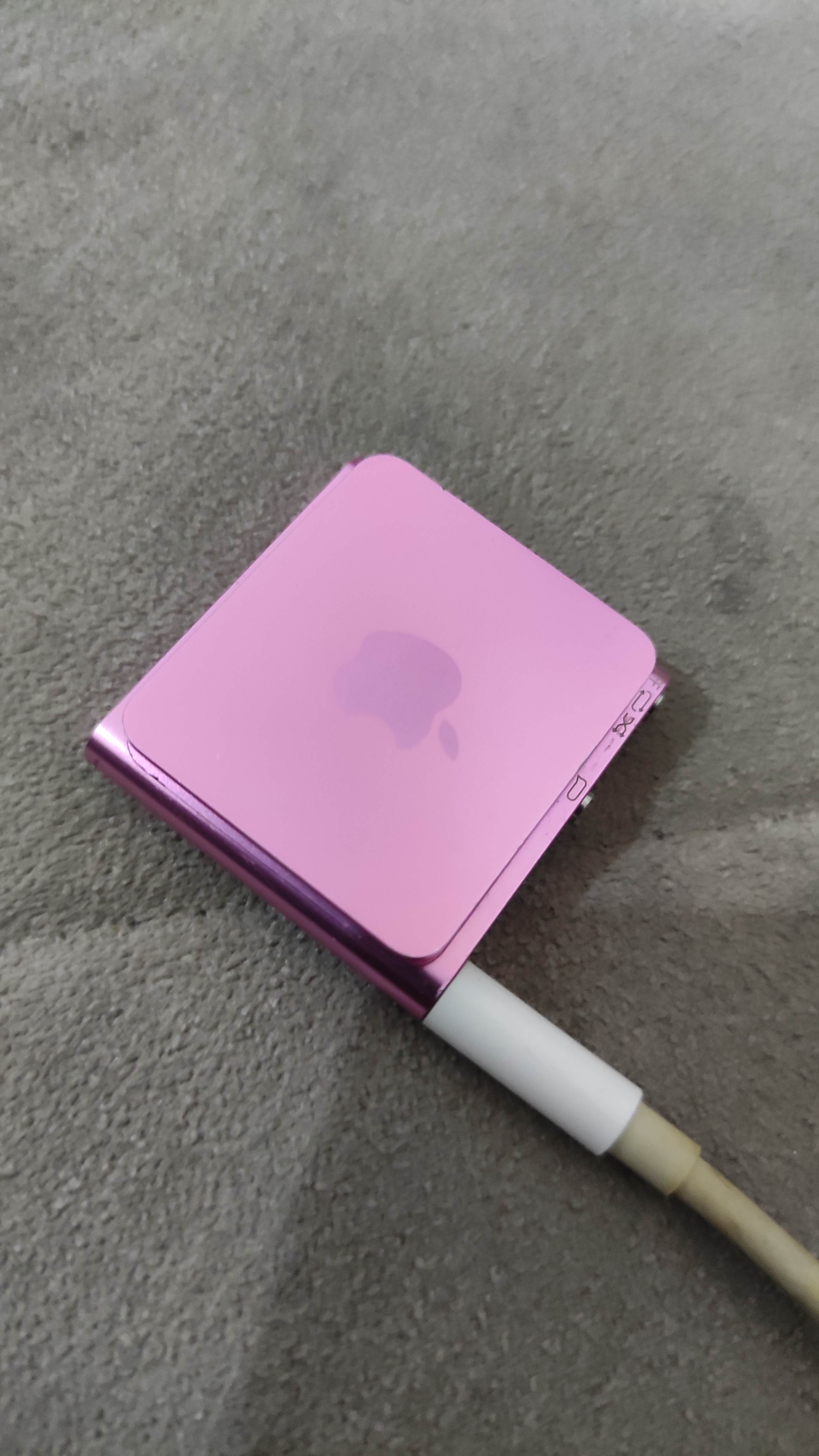 IPod suffle 4th gen (A1373) - Image 2