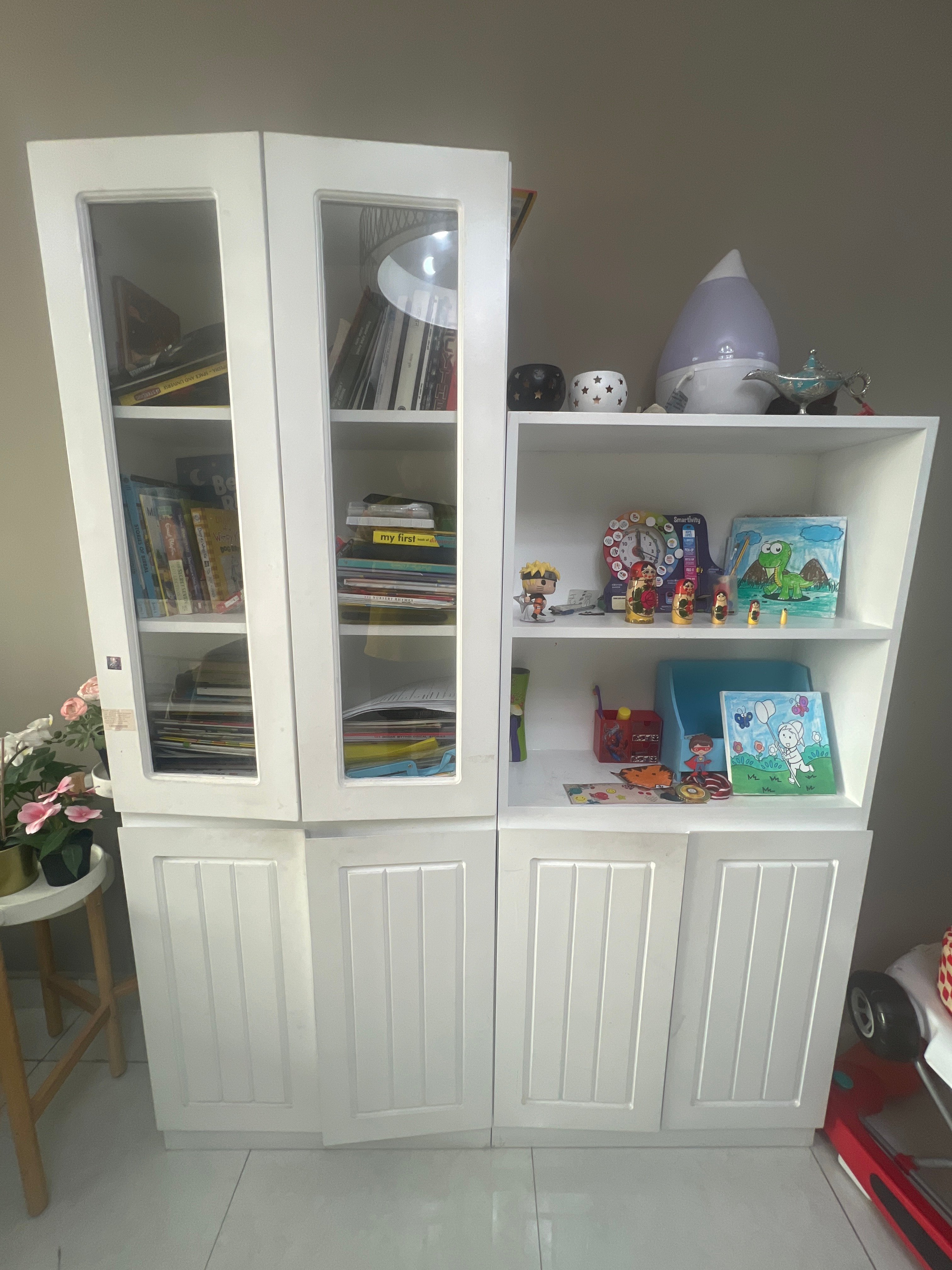 Books Shelf  - Image 7