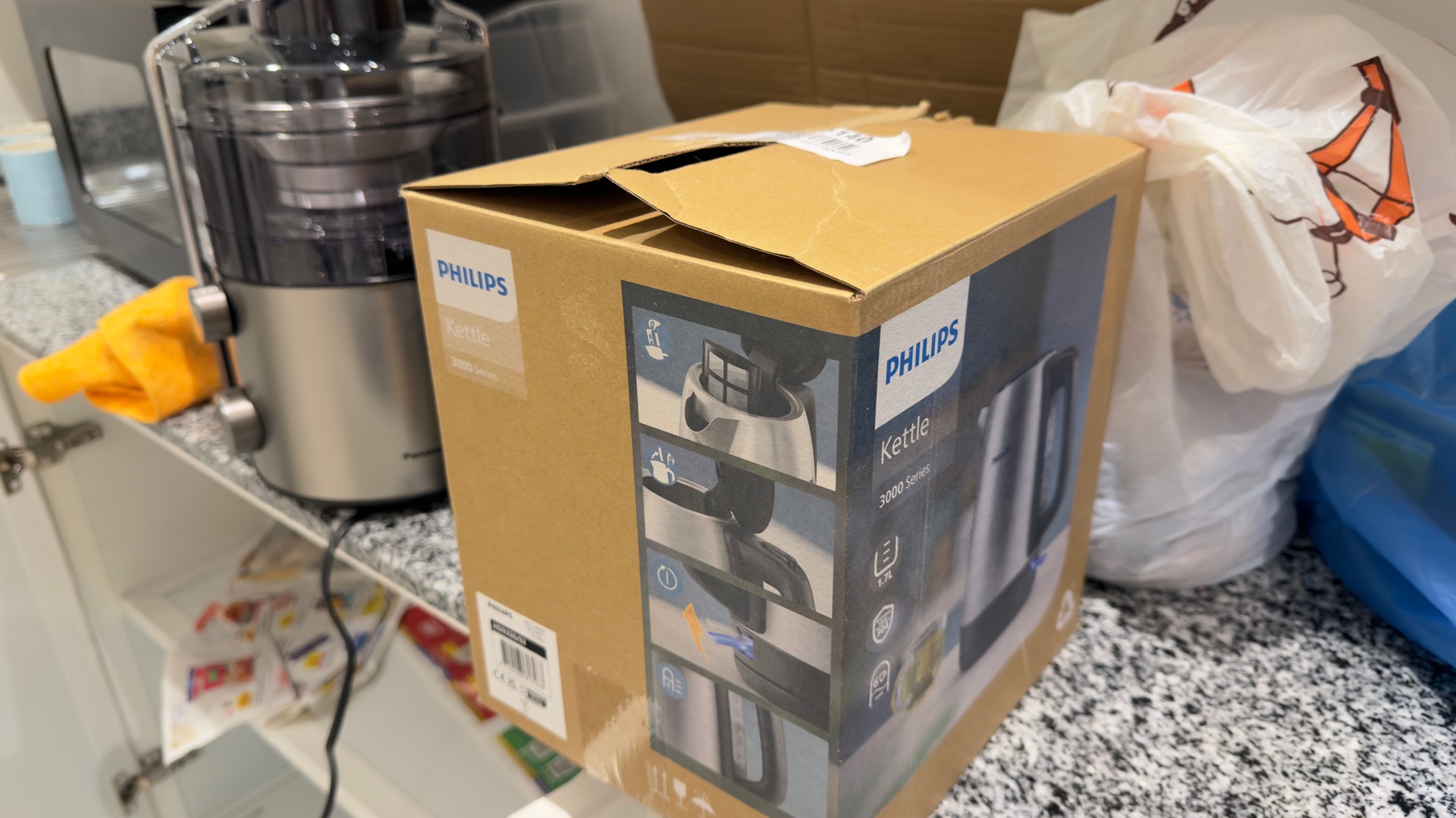 Brand New Panasonic Juicer 1000W – 2L & Philips Kettle 1.7L - SALE - Image 3
