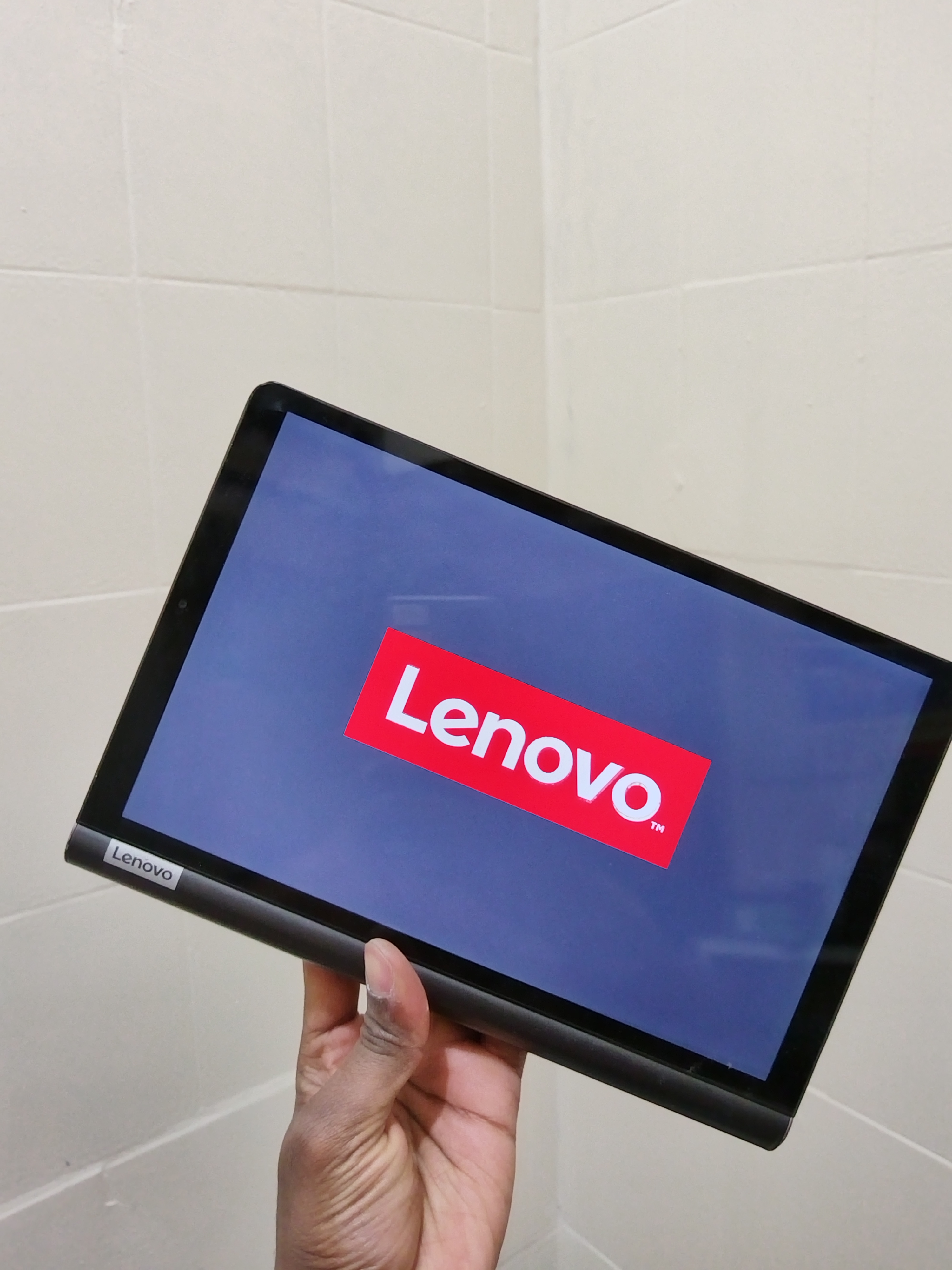 Lenovo Yoga Tab - Image 4