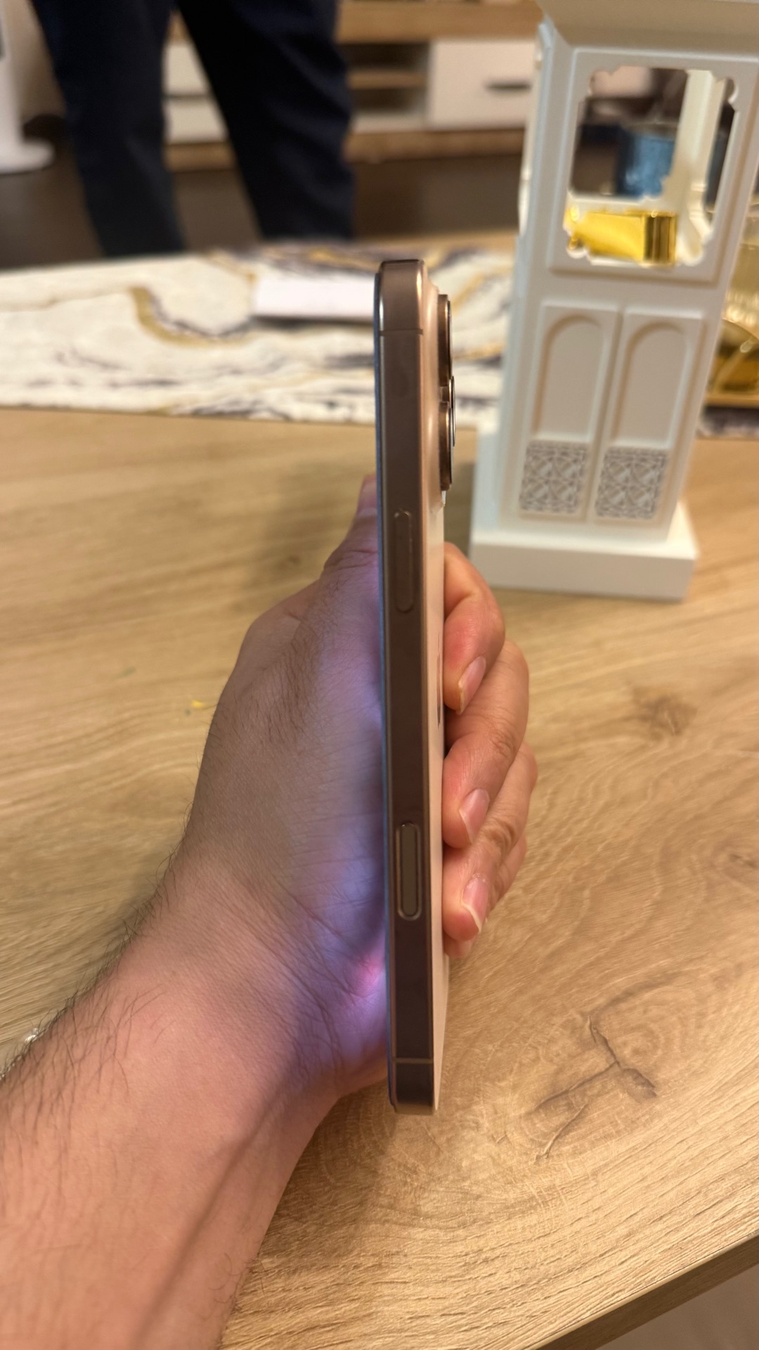 iPhone 16 Pro Max Color 256 gb Desert Titanium - Image 4