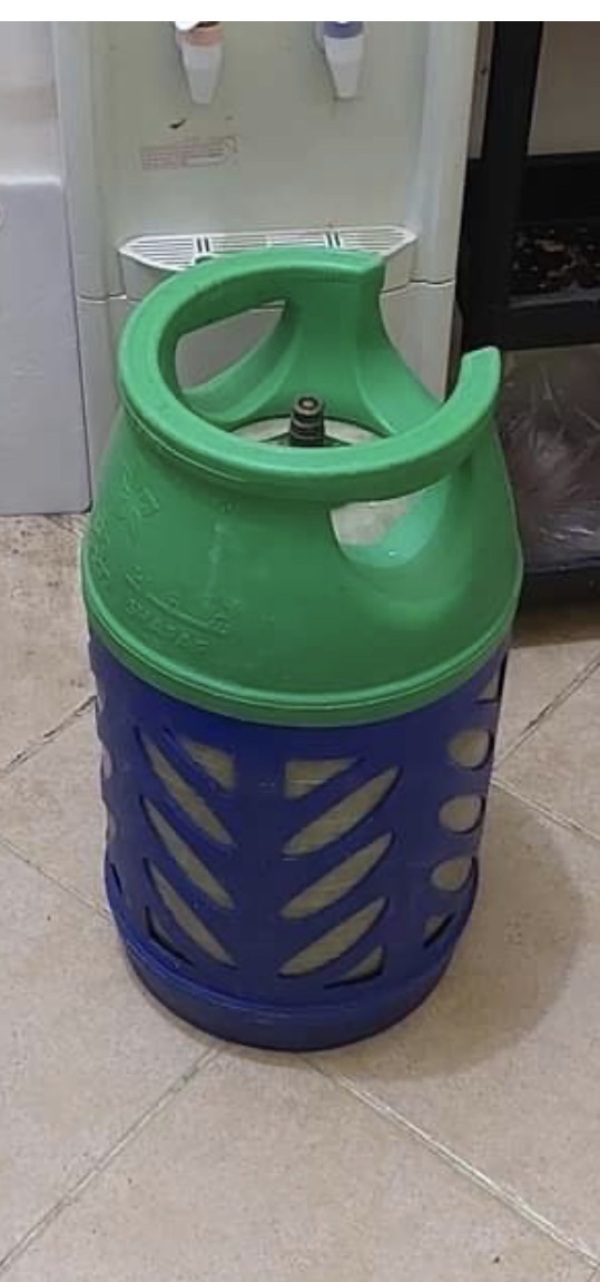 Cylinder with Regulator and Hose - Image 2