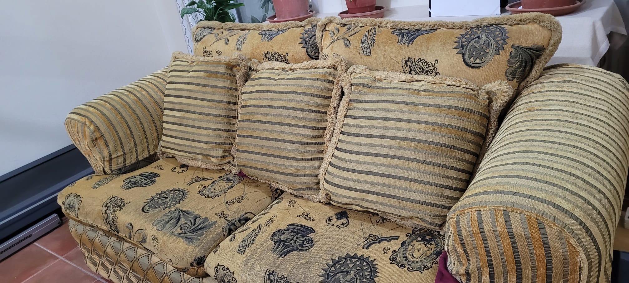 3-Seater Sofa - Image 3