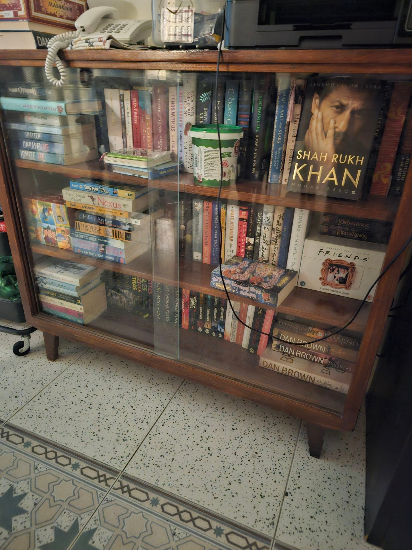Book shelf - Image 2
