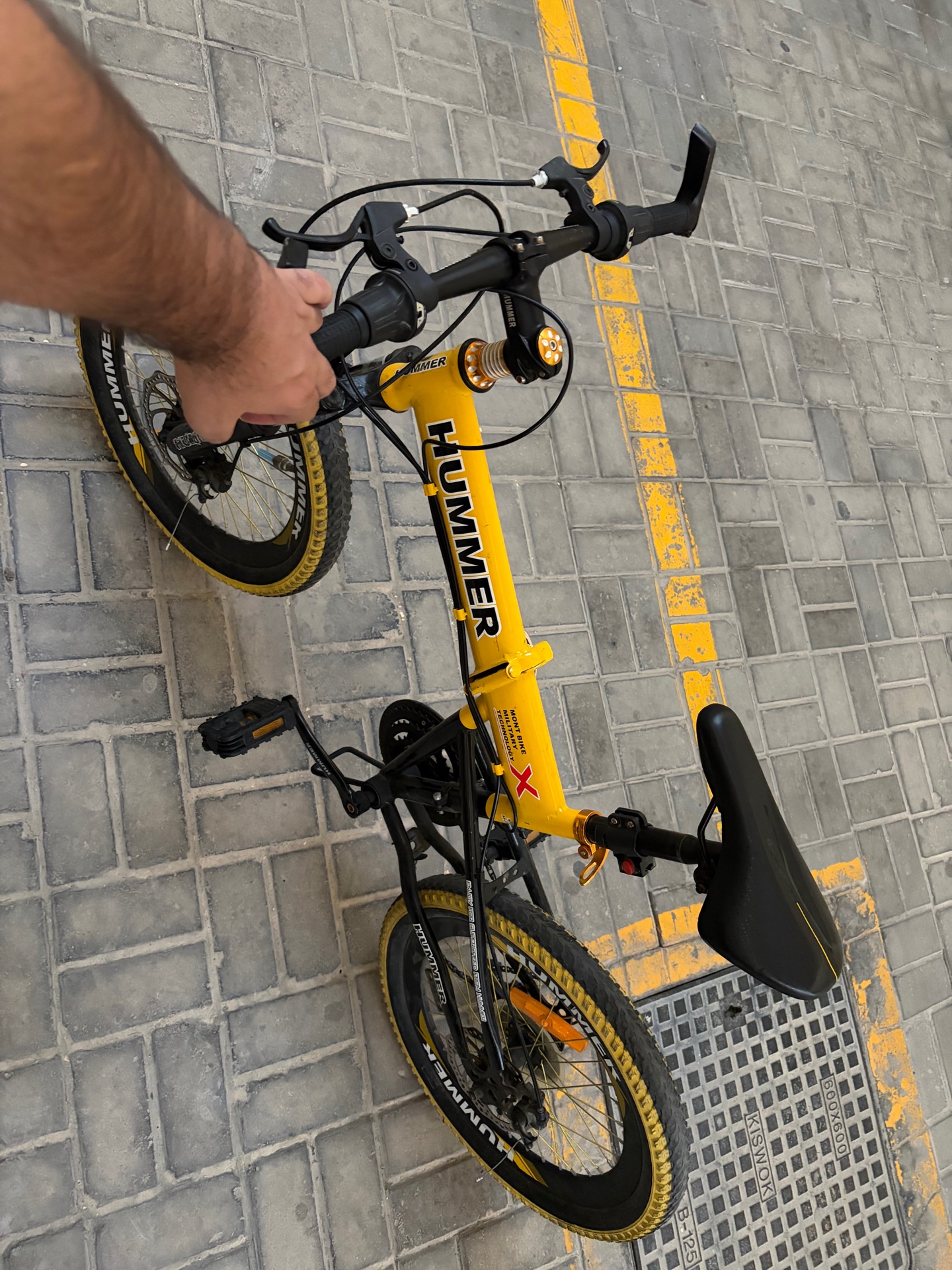 Hummer bike used for two months gear is broken - Image 1