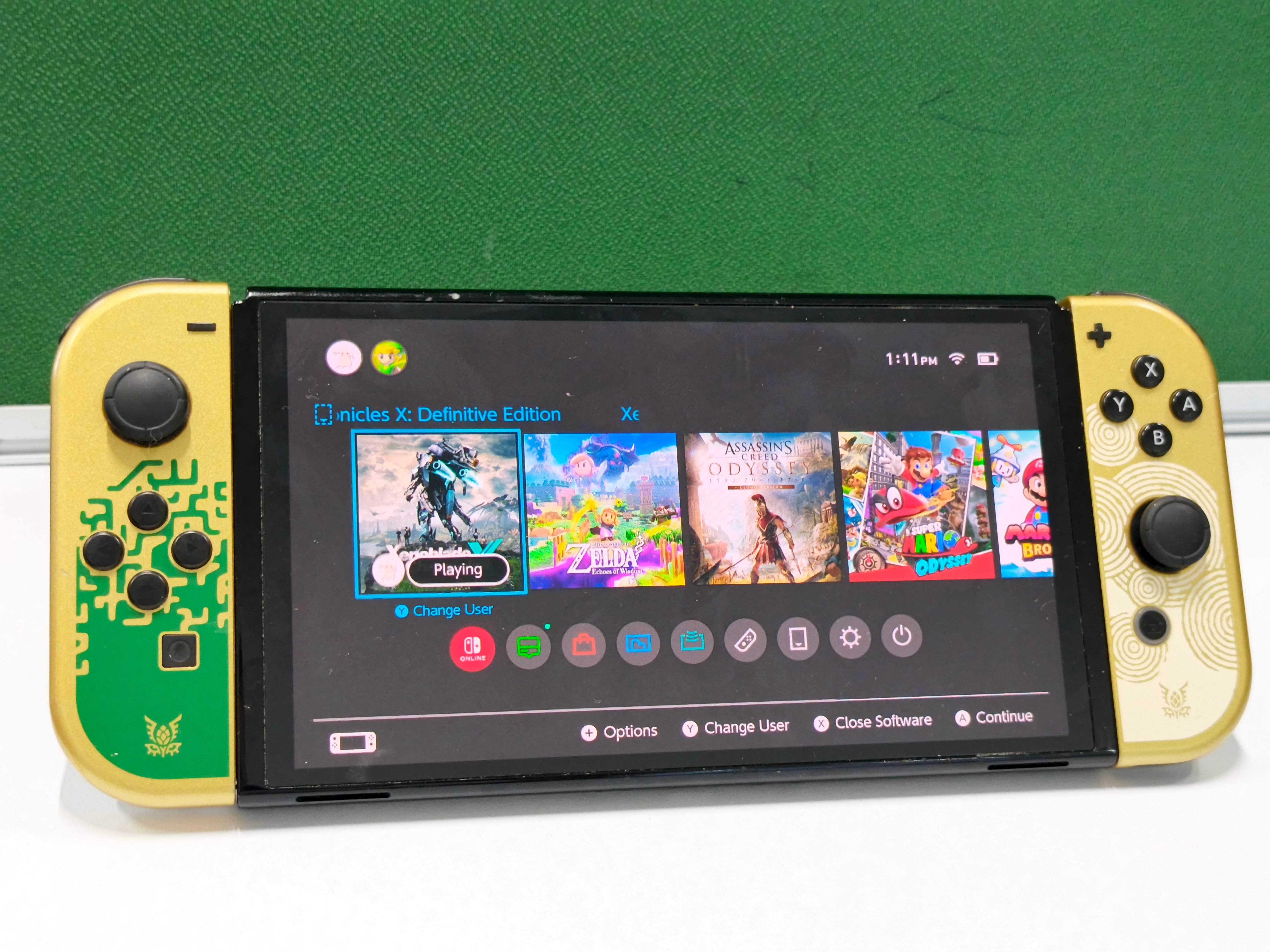 Nintendo Switch Oled ( Special edition ) + 8 premium games  - Image 2