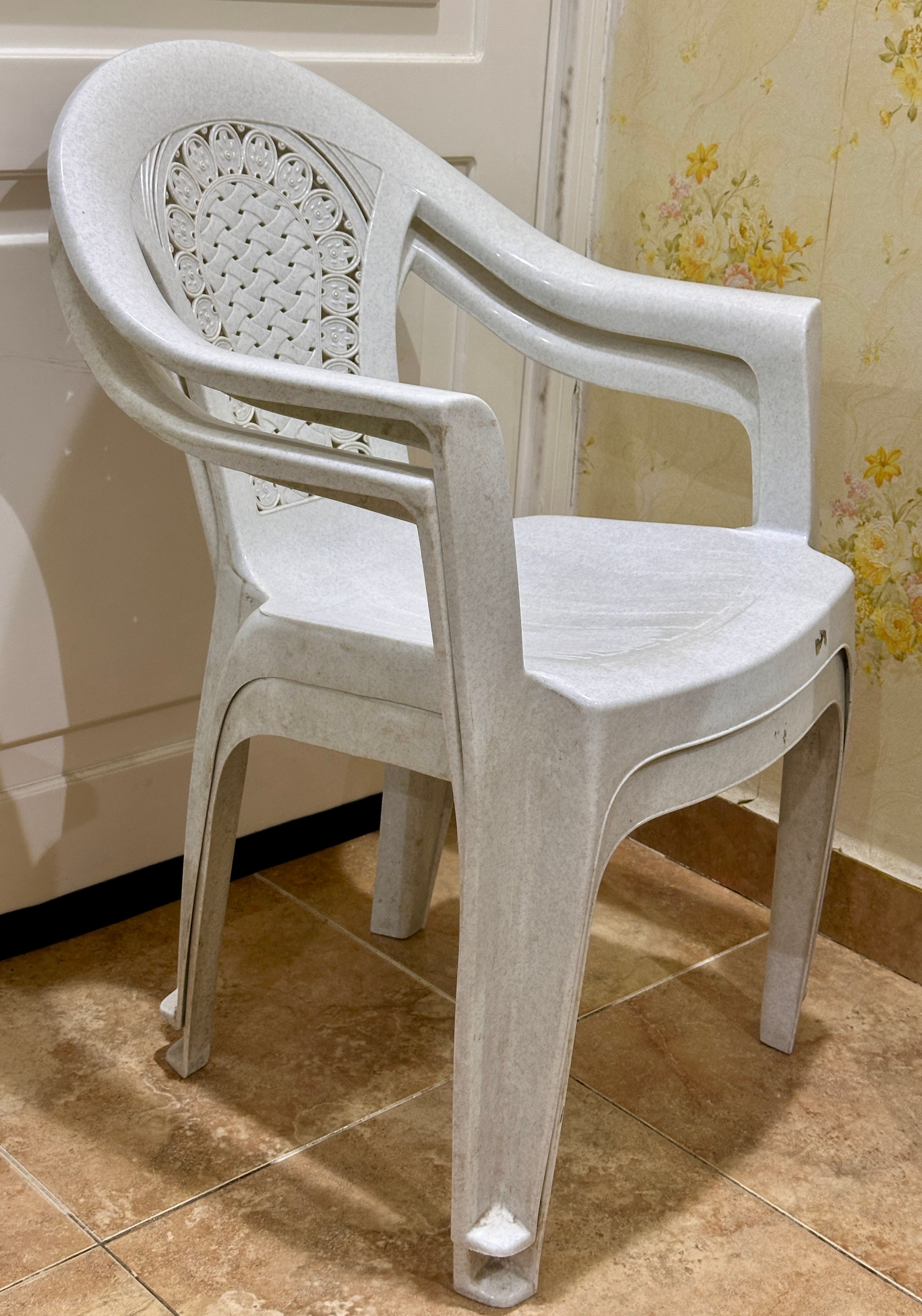 Chair (plastic) 2 numbers - Image 4