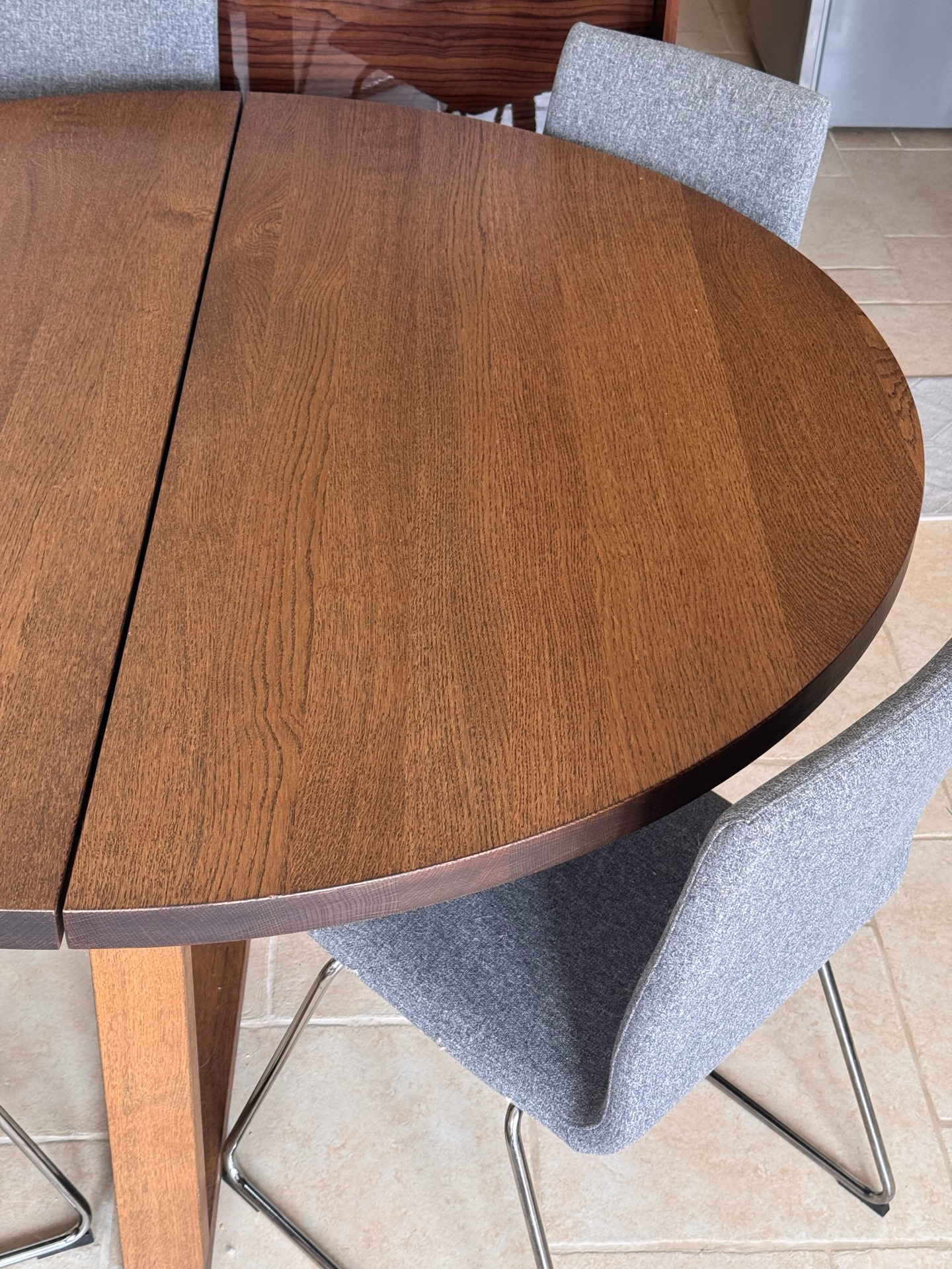 Table with 4 chairs - Image 2