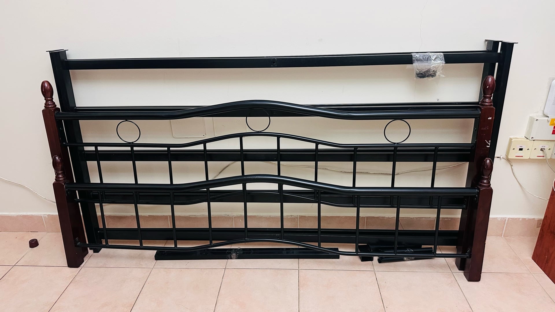 Black Metal Bed Frame for Sale – Excellent Condition - Image 10