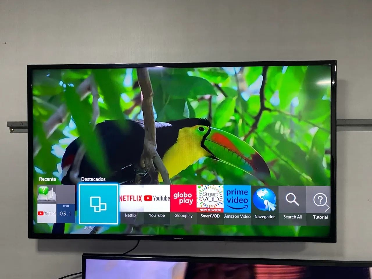samsung 48 inch smart tv 600Qr - Image 4